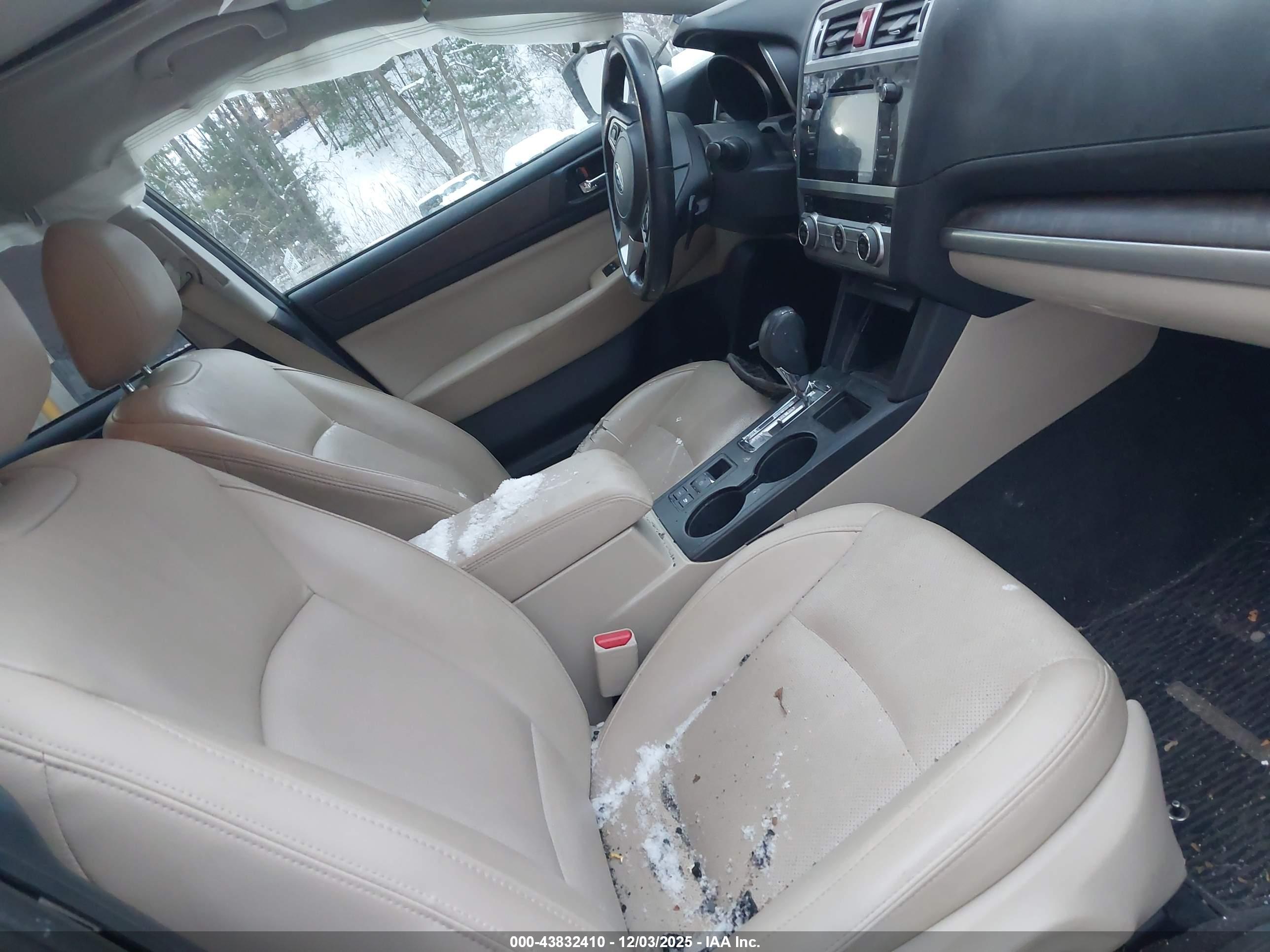 SUBARU OUTBACK image 5
