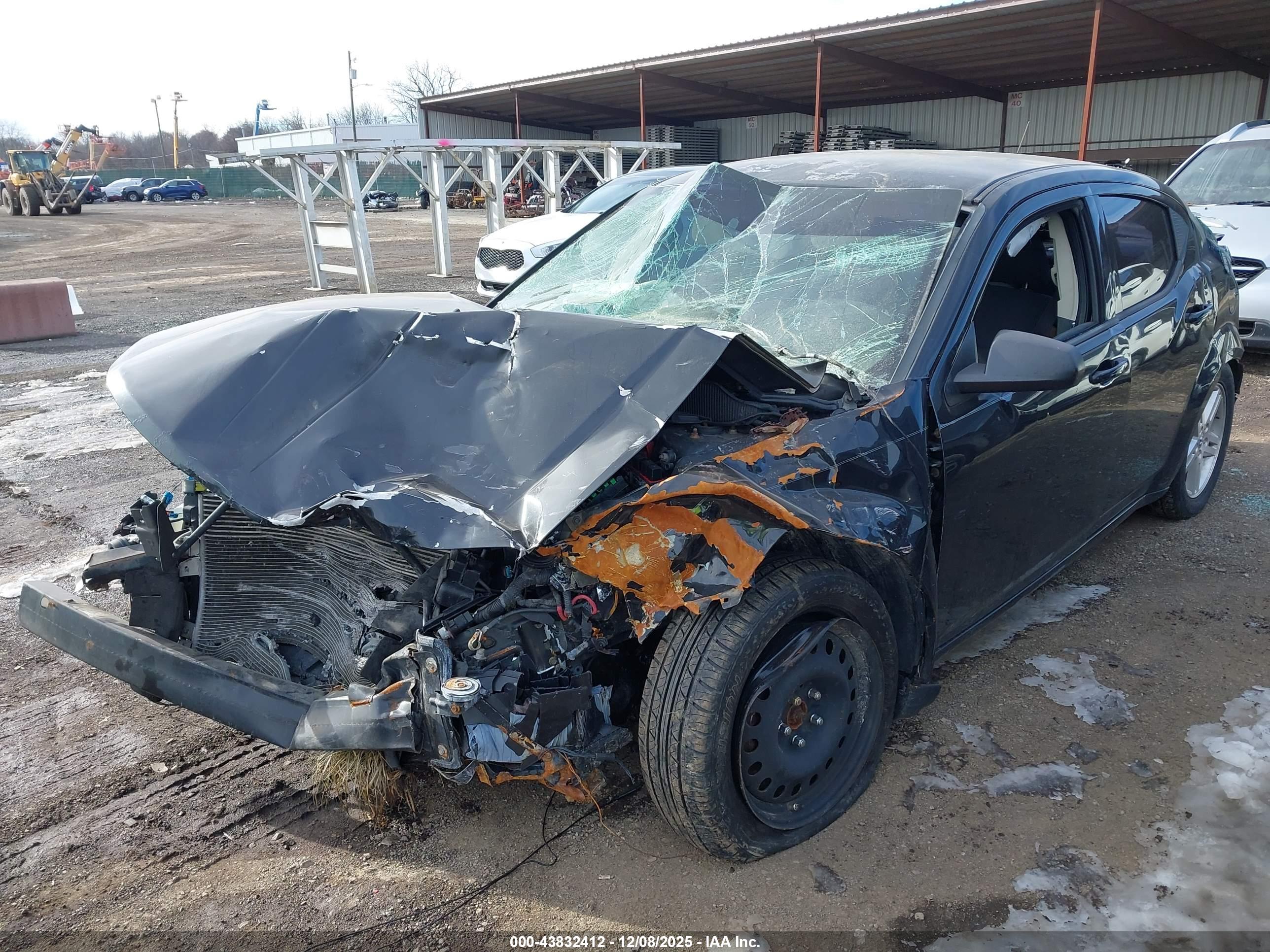 DODGE AVENGER image 2
