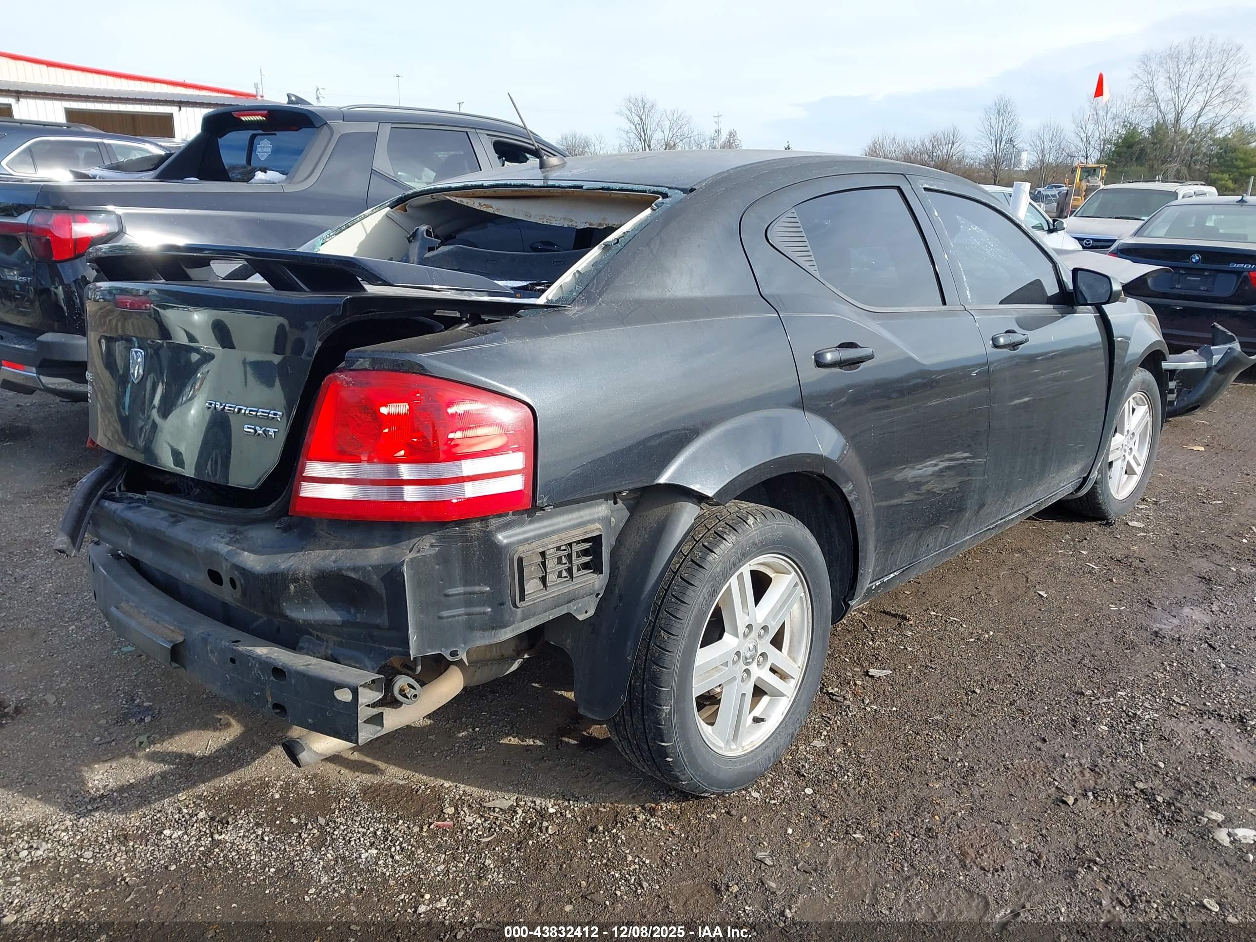DODGE AVENGER image 4