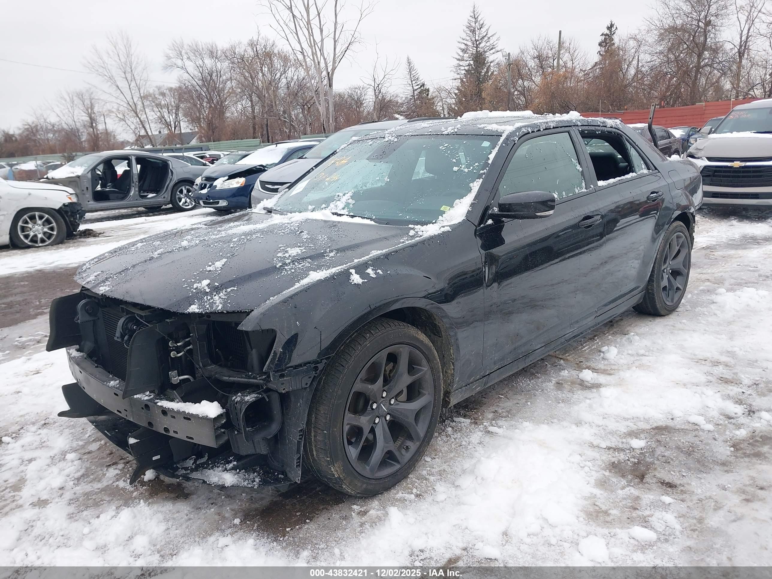 CHRYSLER 300 image 2