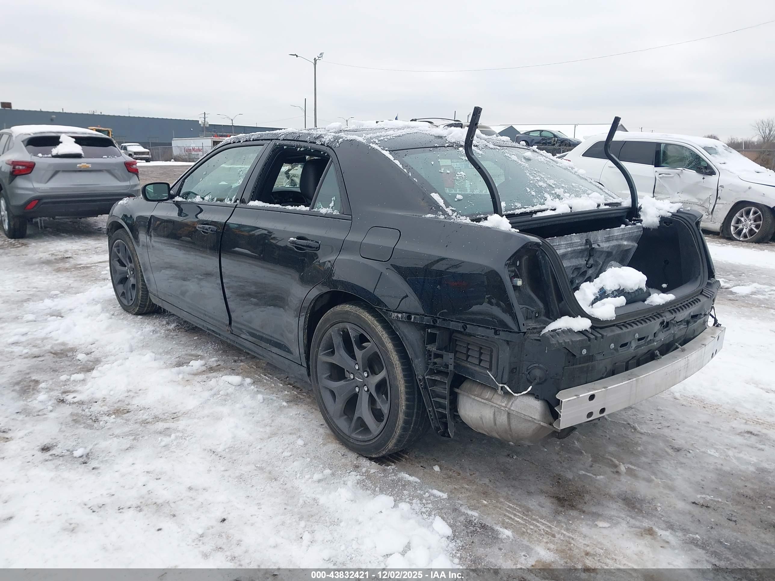 CHRYSLER 300 image 3