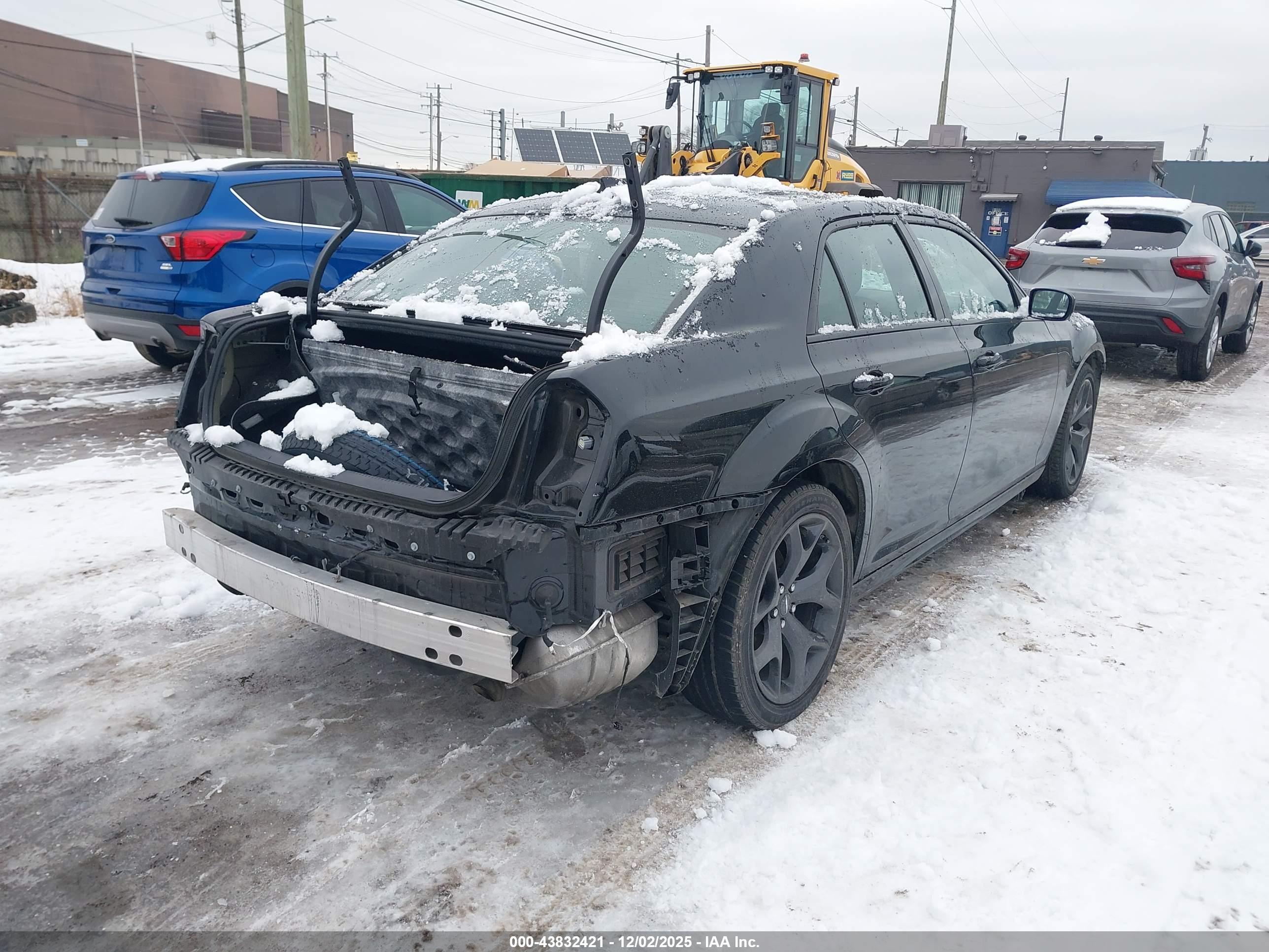 CHRYSLER 300 image 4