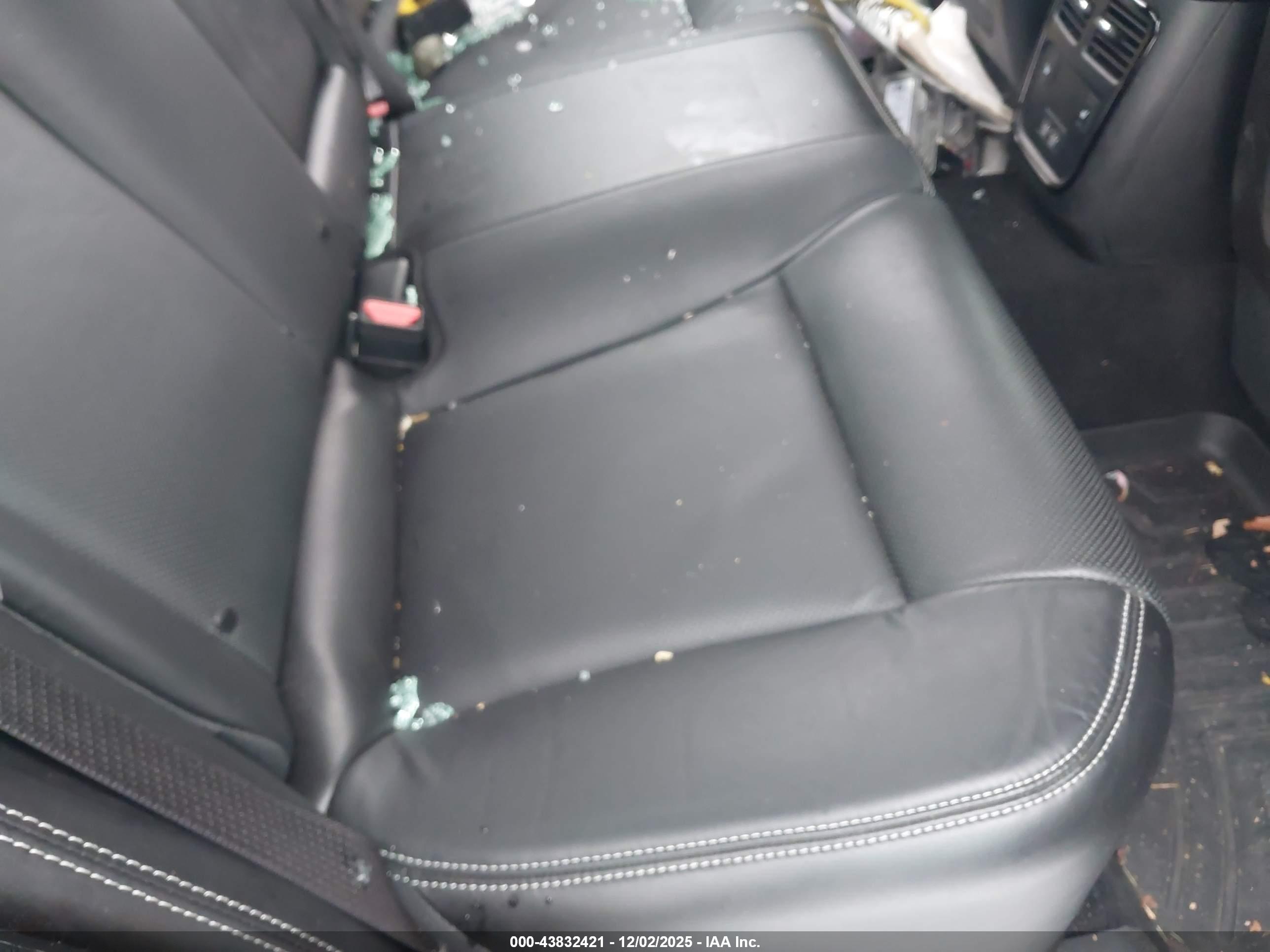 CHRYSLER 300 image 8