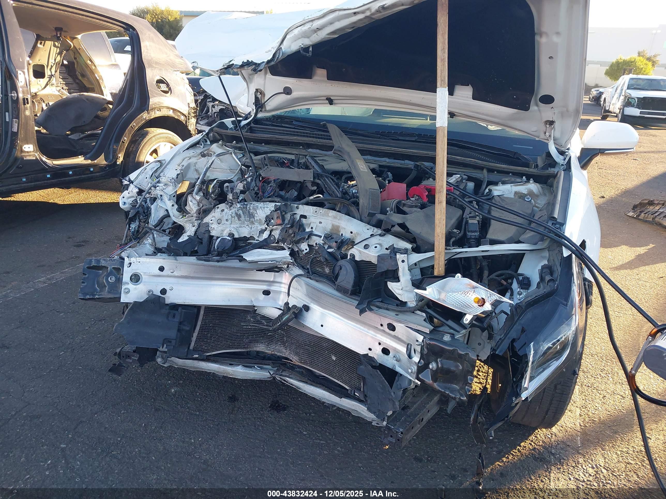 TOYOTA CAMRY image 6