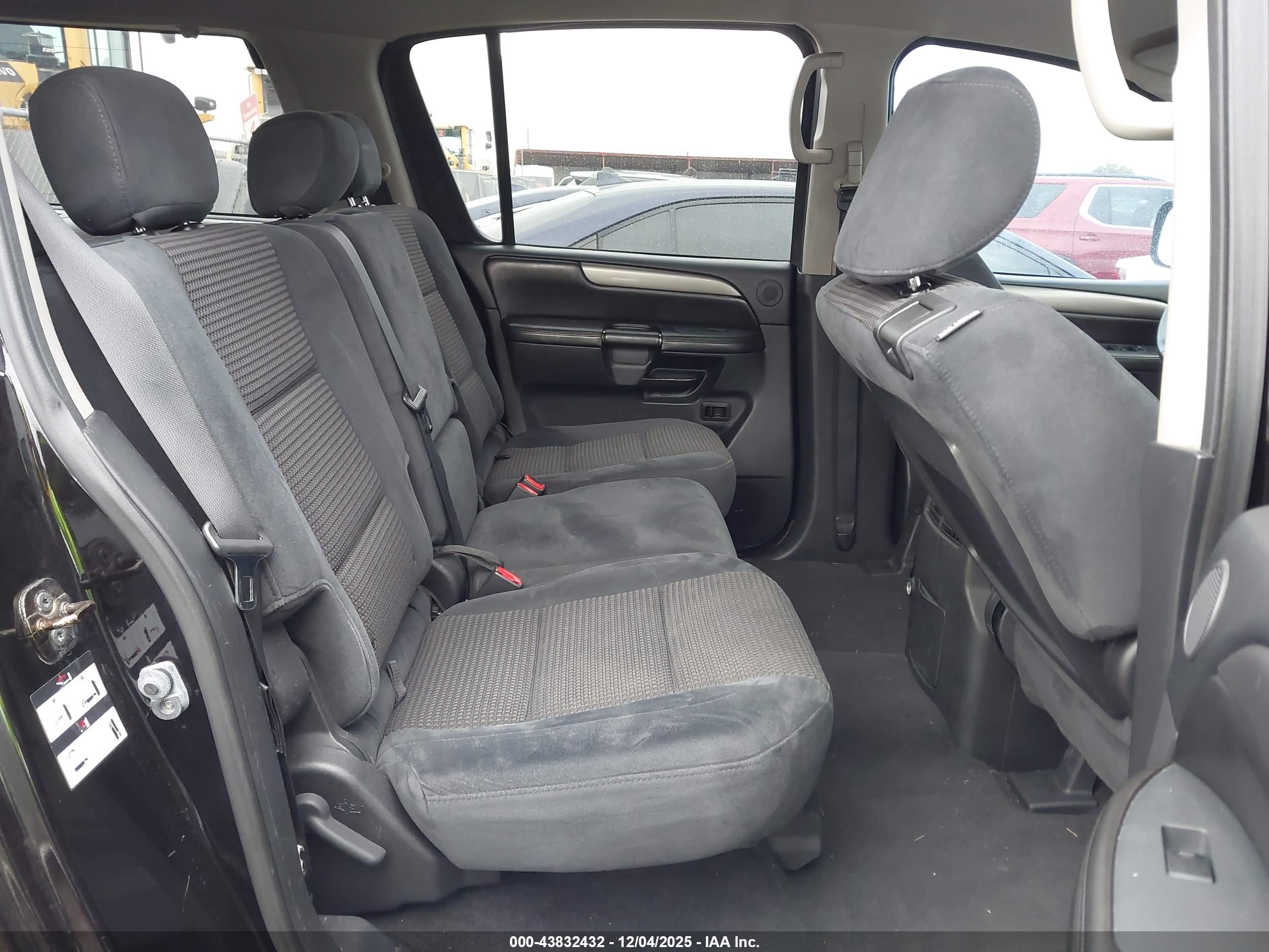 NISSAN ARMADA image 8