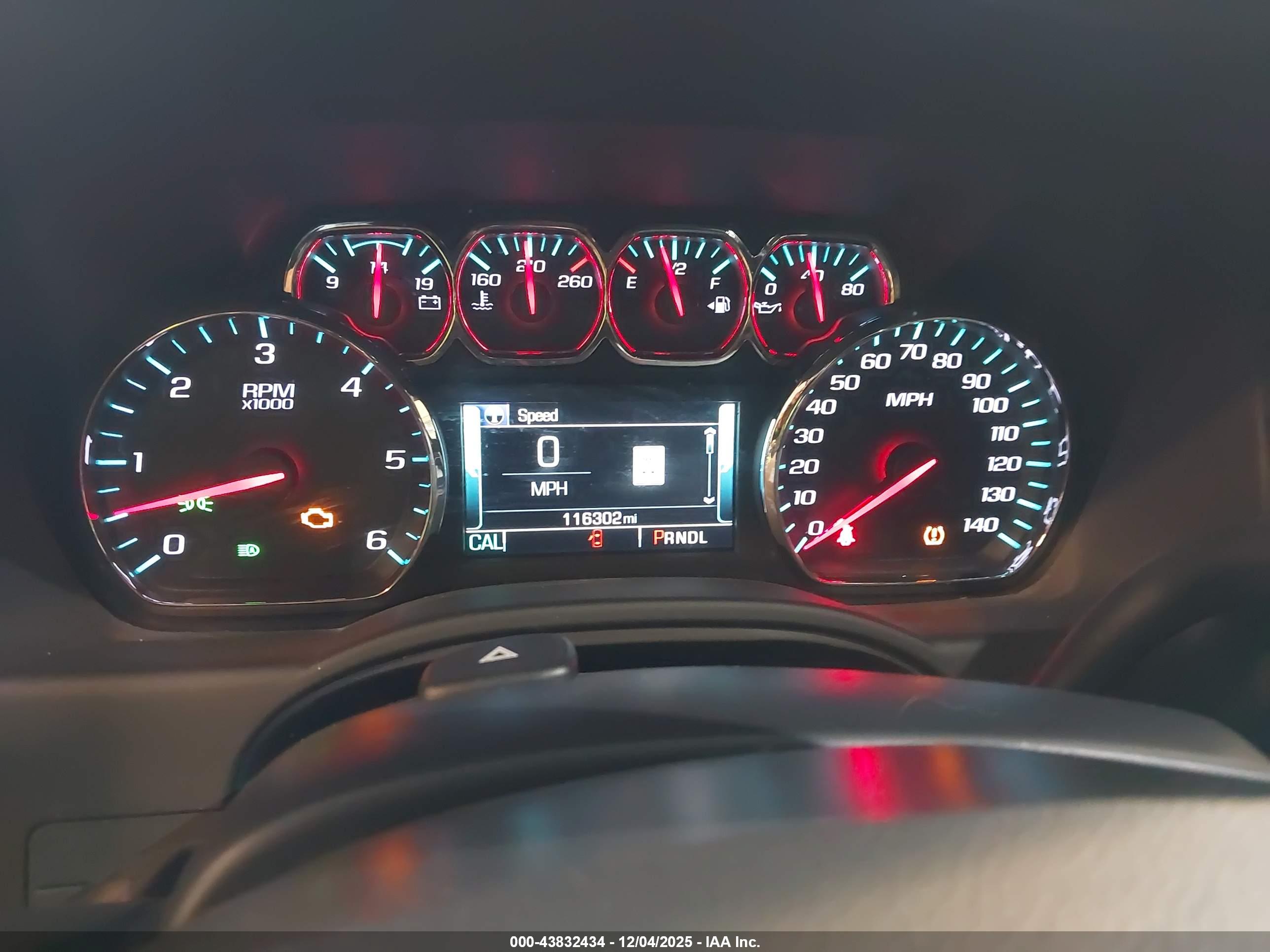 CHEVROLET SUBURBAN image 7