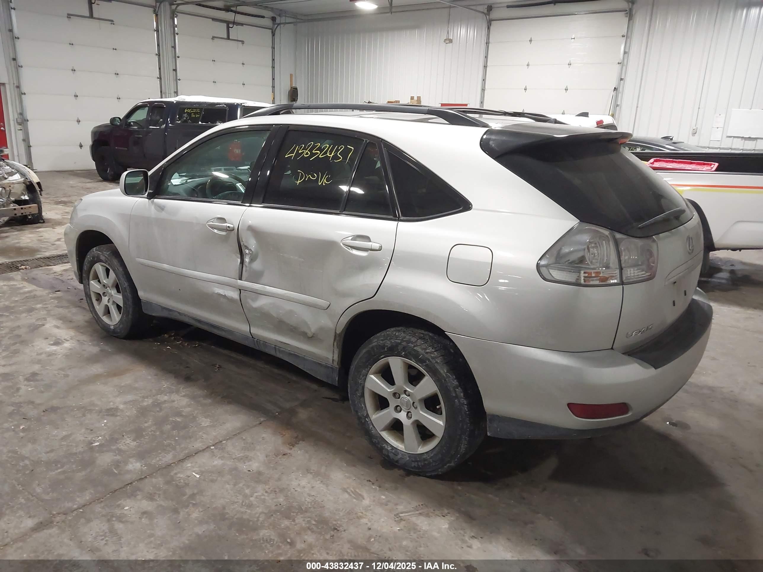 LEXUS RX image 3
