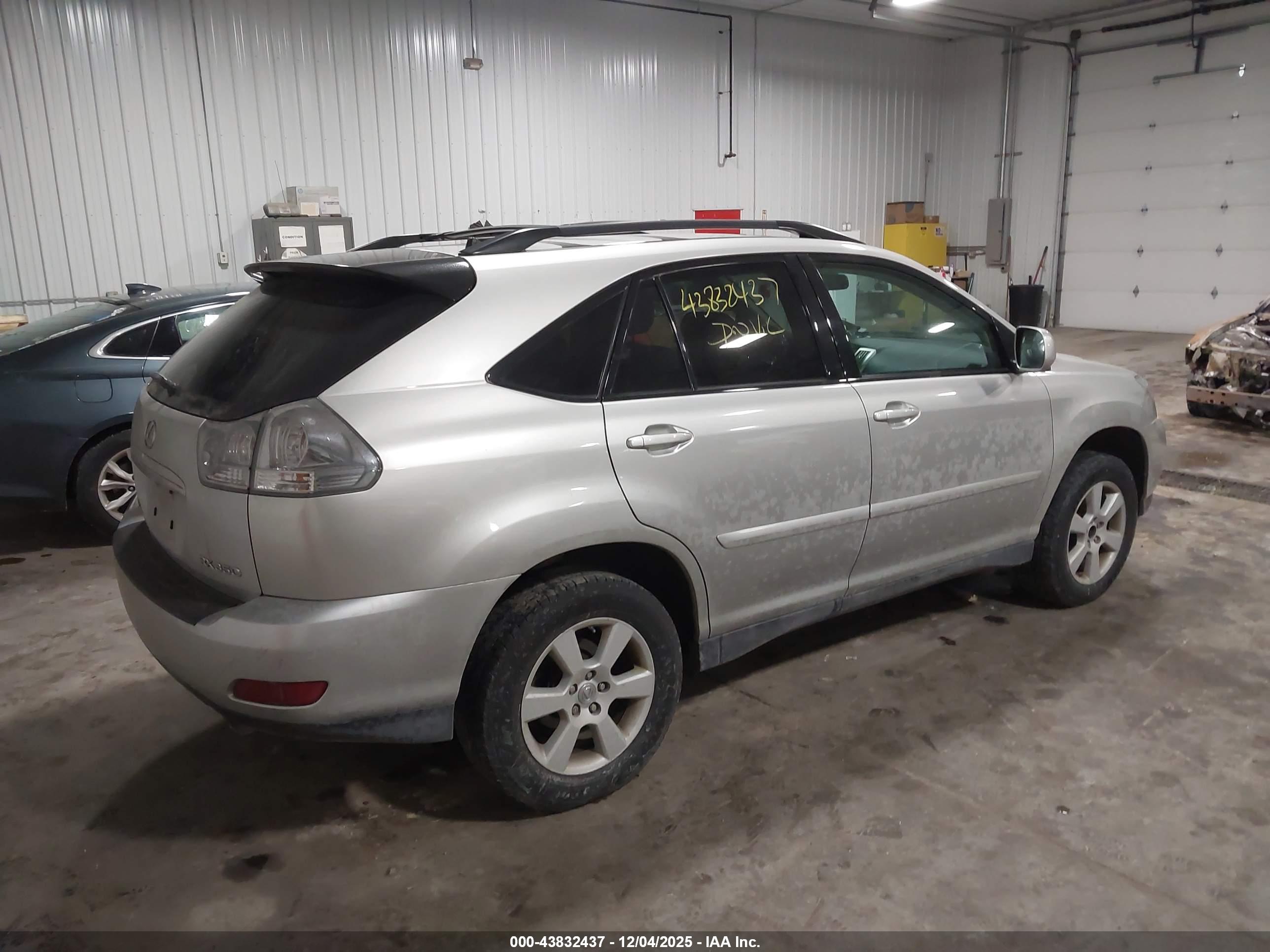 LEXUS RX image 4