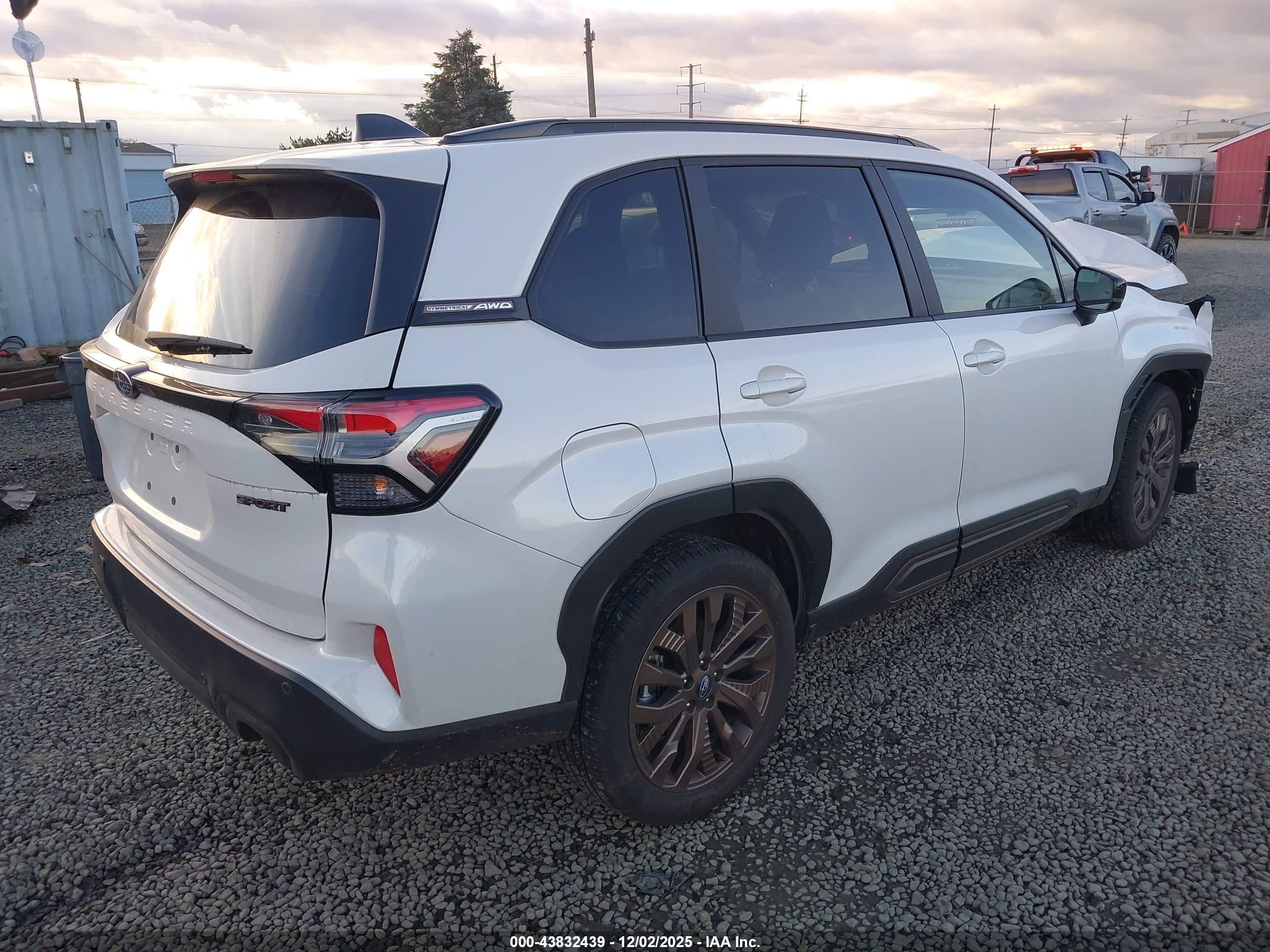 SUBARU FORESTER image 4