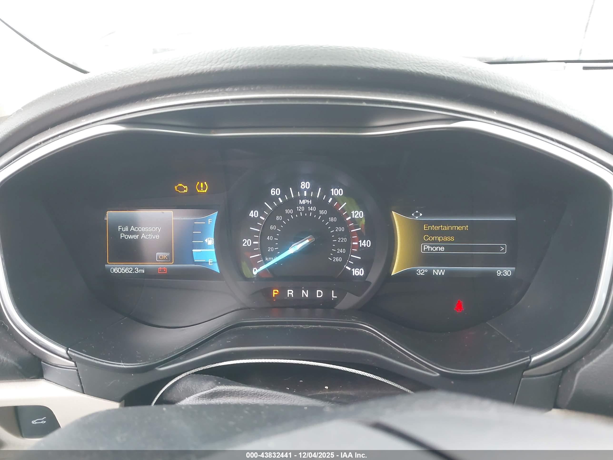 FORD FUSION image 7