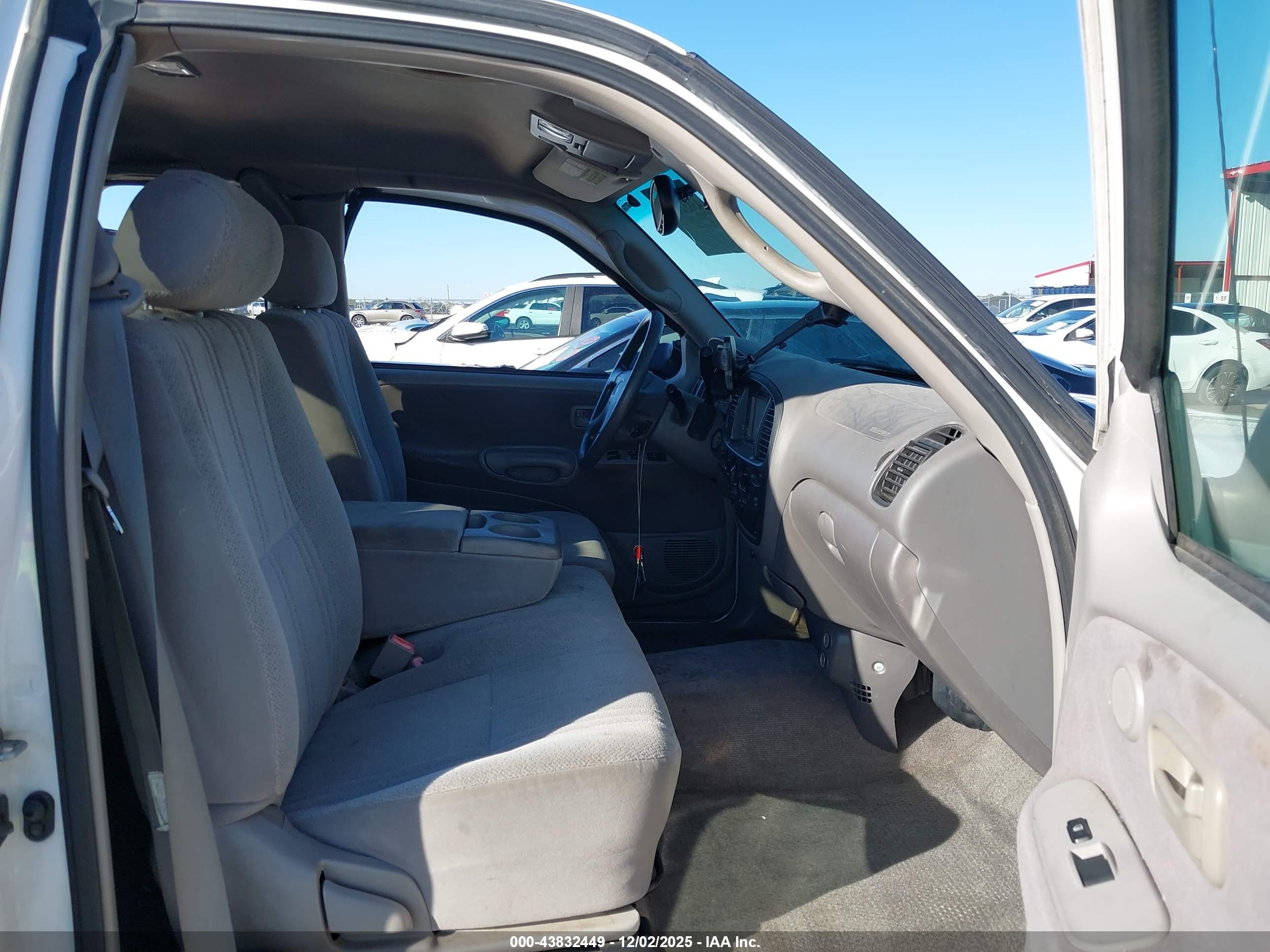TOYOTA TUNDRA image 5