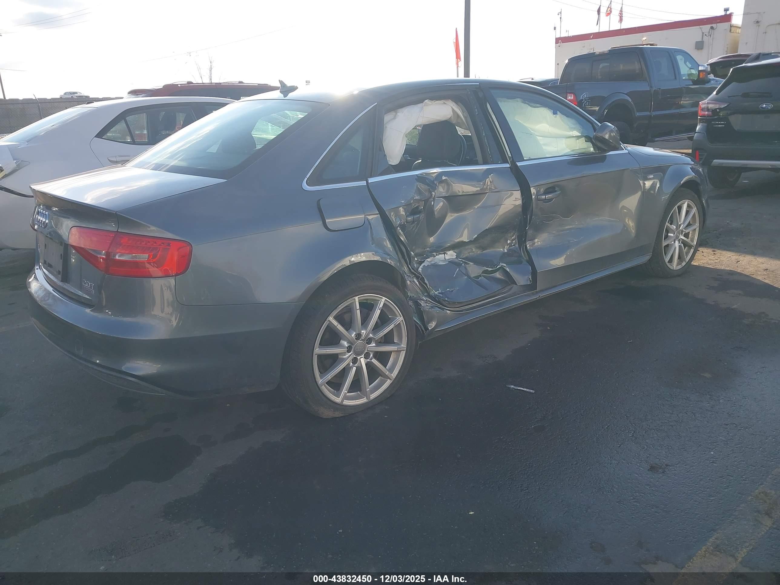AUDI A4 image 4