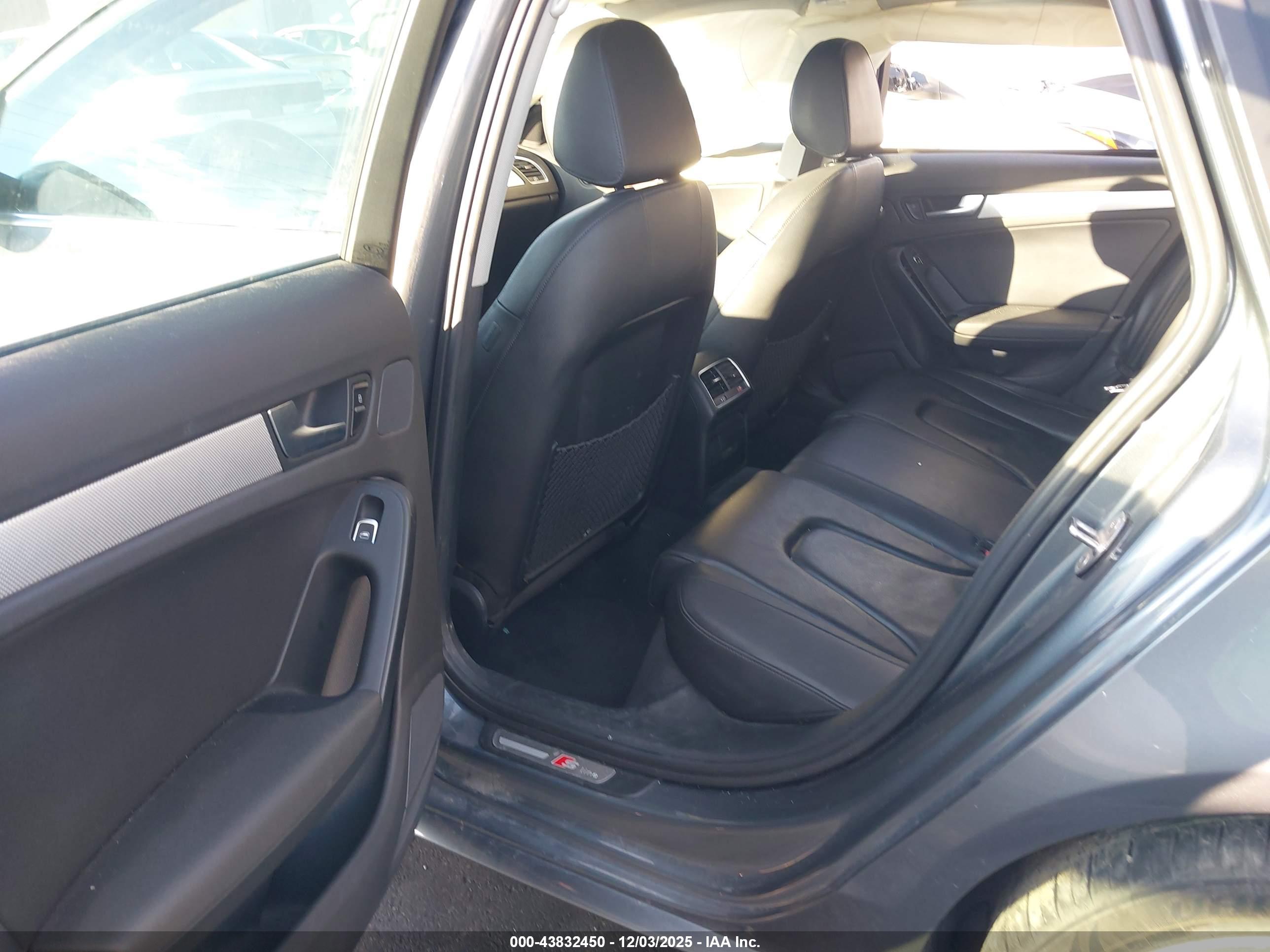 AUDI A4 image 8