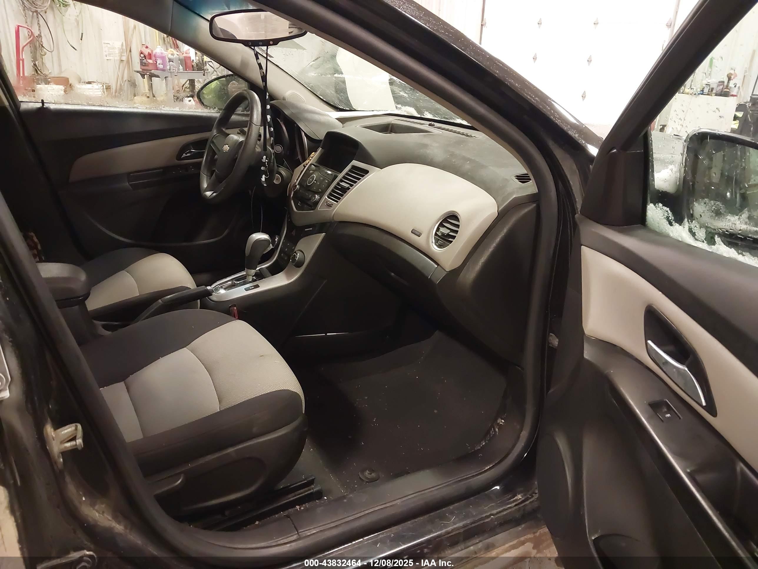 CHEVROLET CRUZE image 5