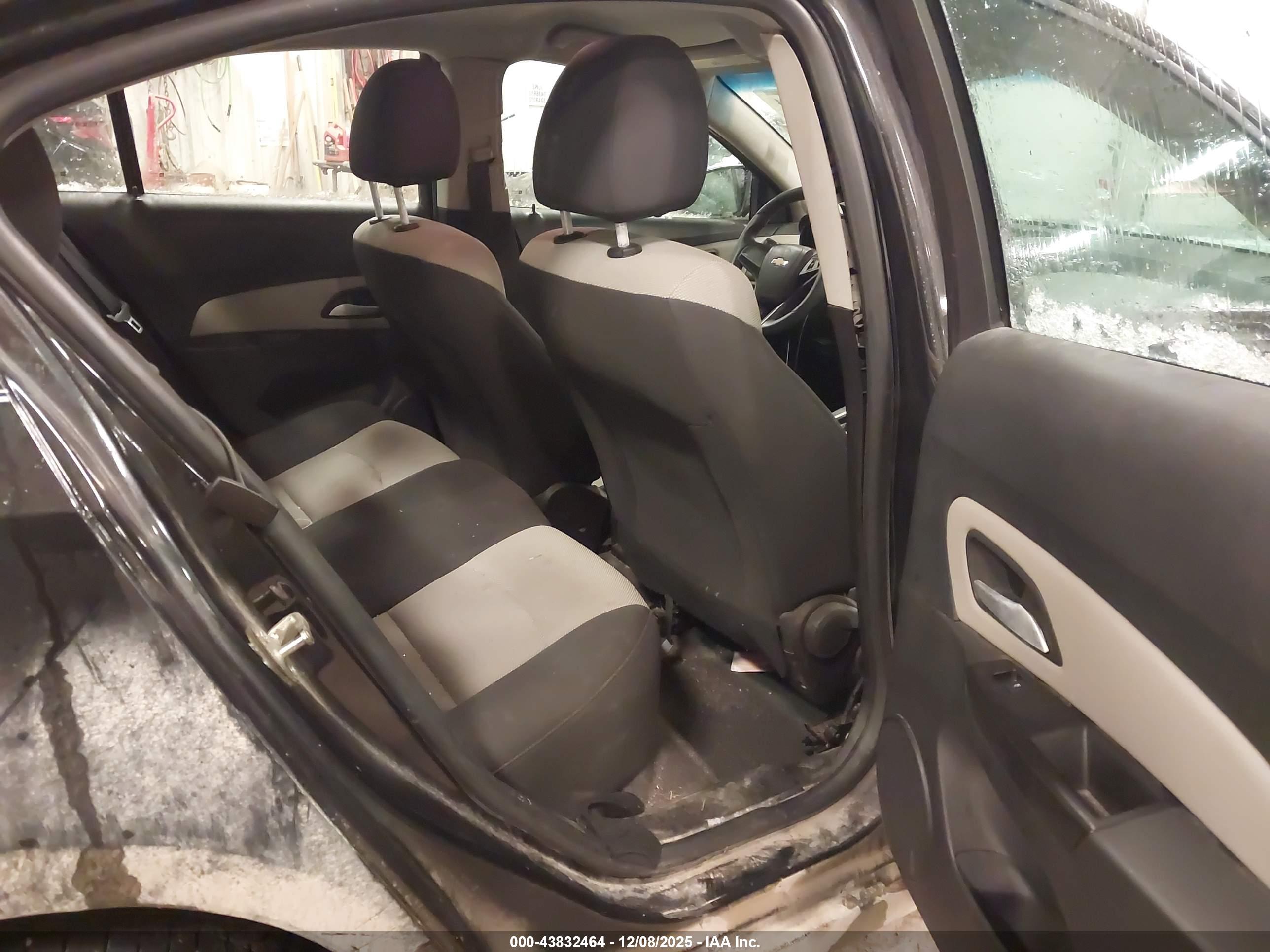 CHEVROLET CRUZE image 8