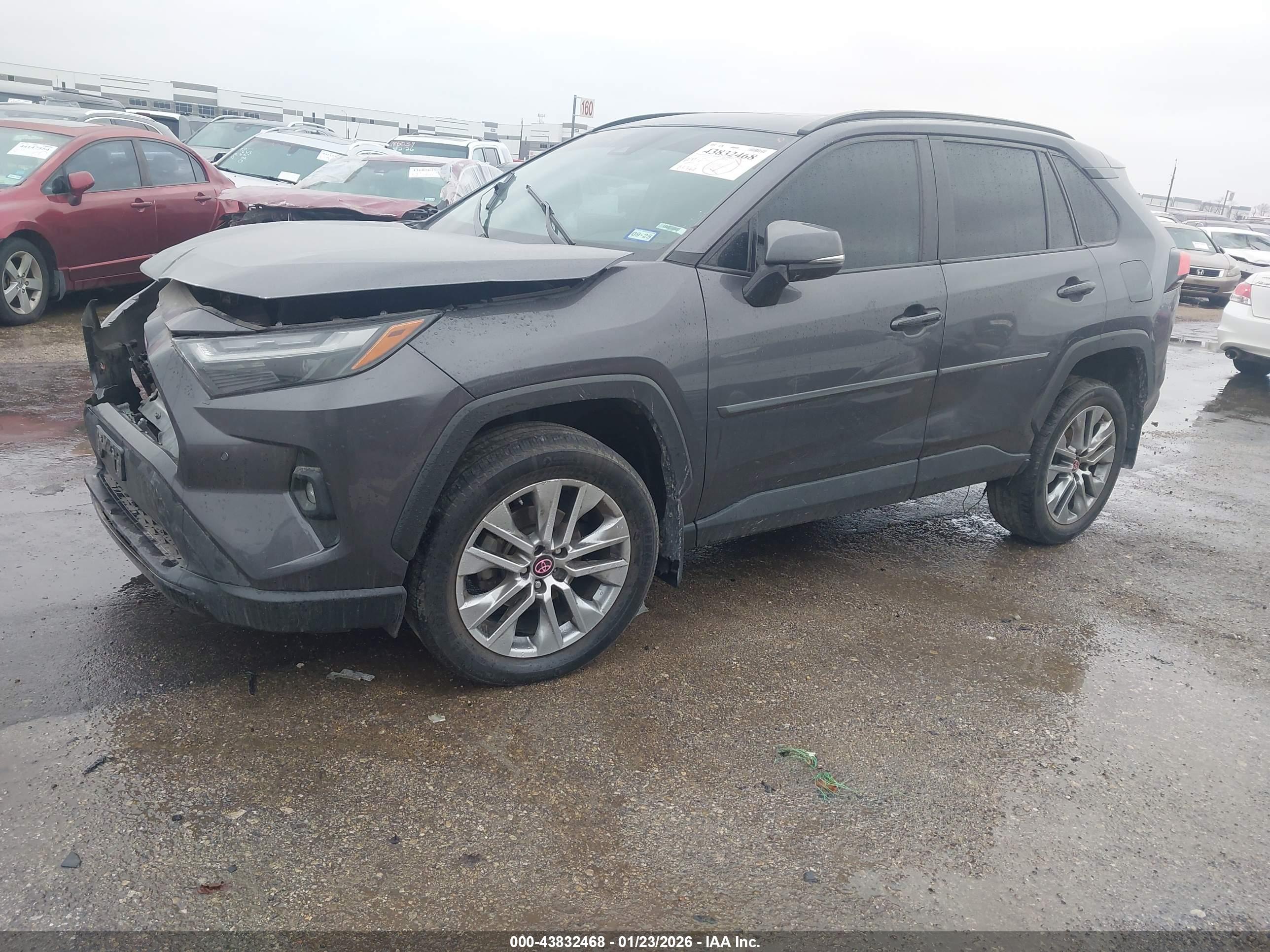 TOYOTA RAV4 image 2