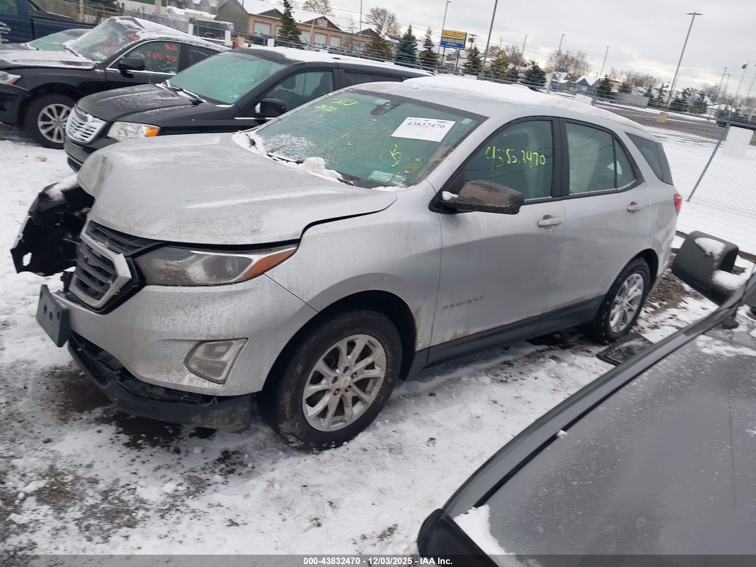 CHEVROLET EQUINOX image 2