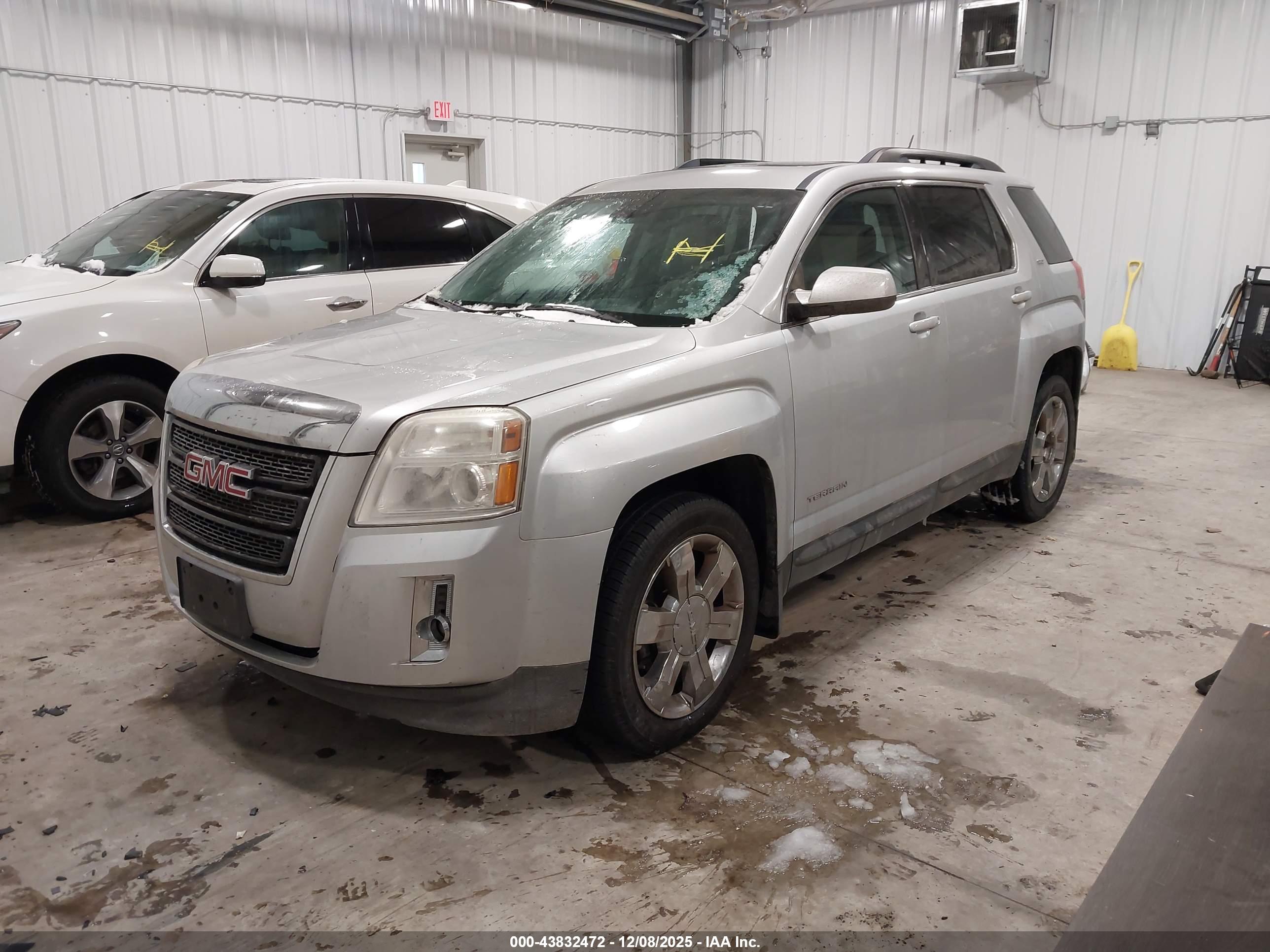 GMC TERRAIN image 2