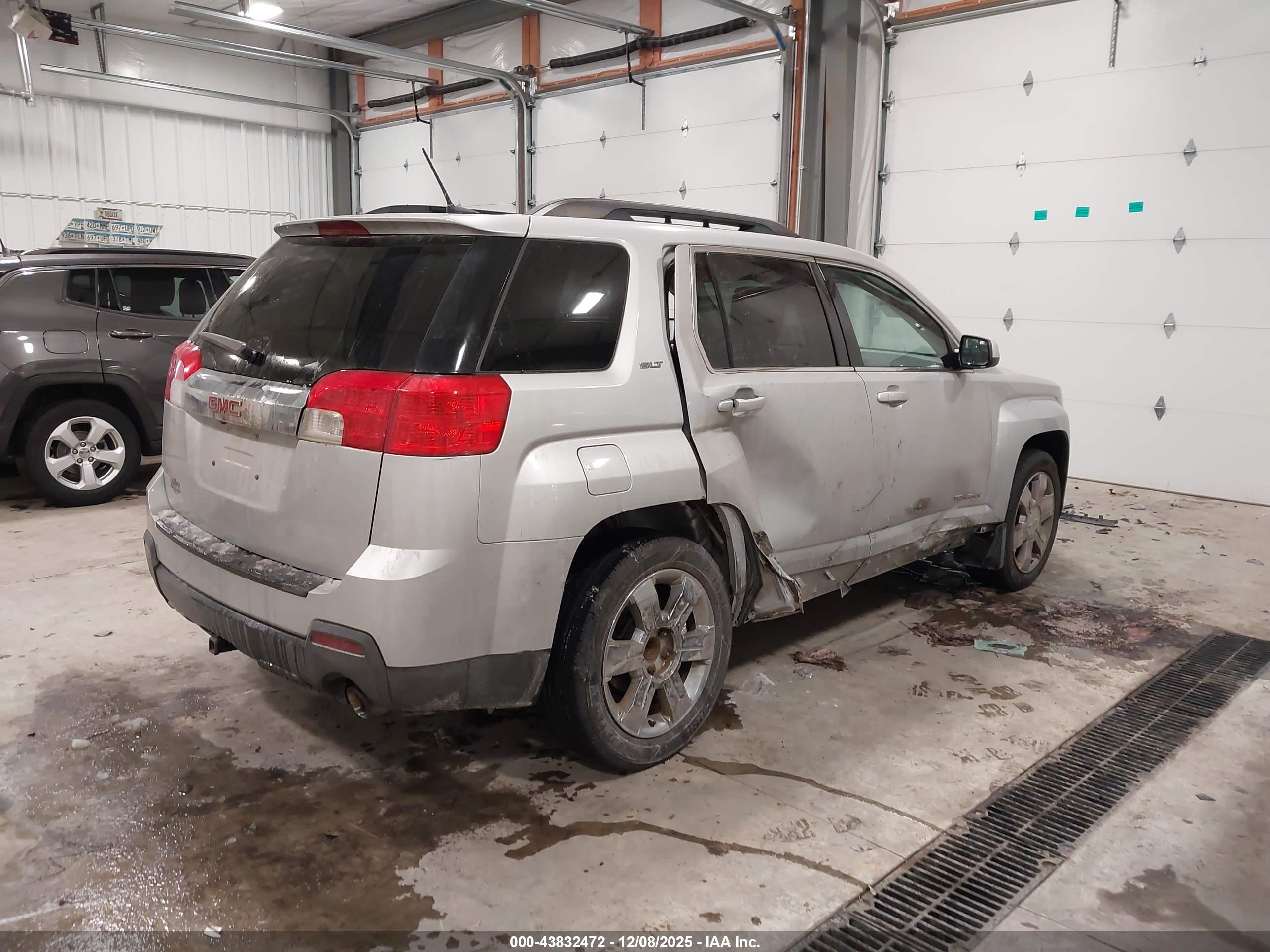 GMC TERRAIN image 6