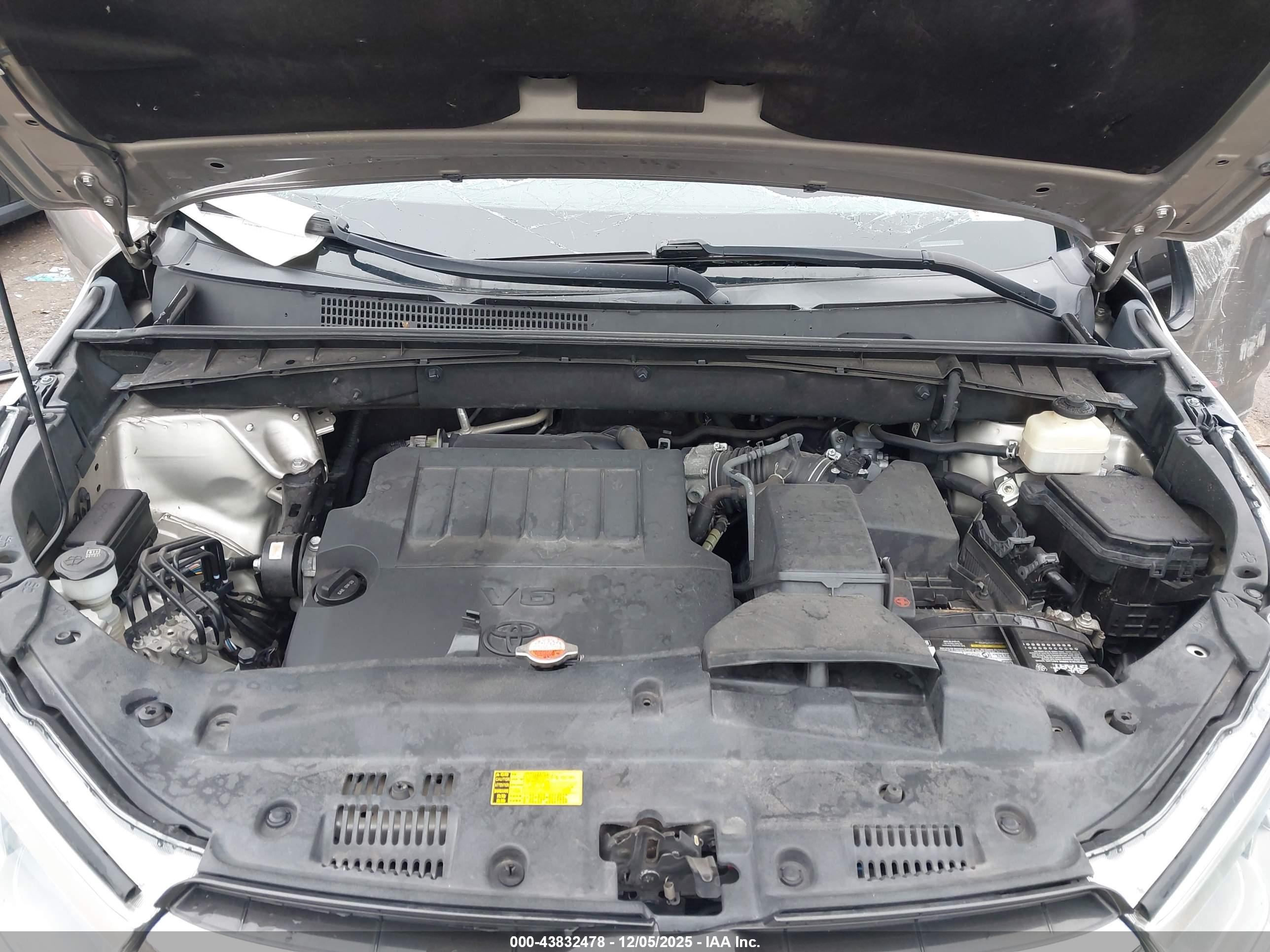 TOYOTA HIGHLANDER image 10