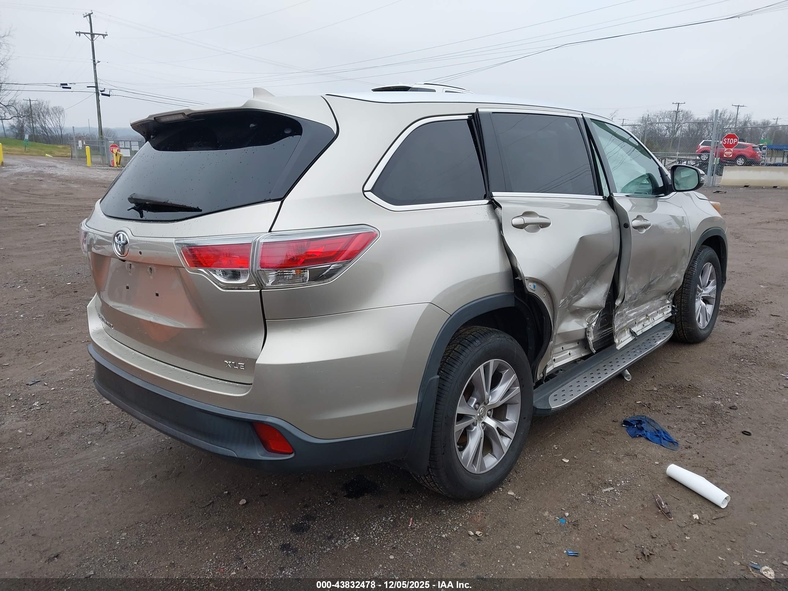 TOYOTA HIGHLANDER image 4