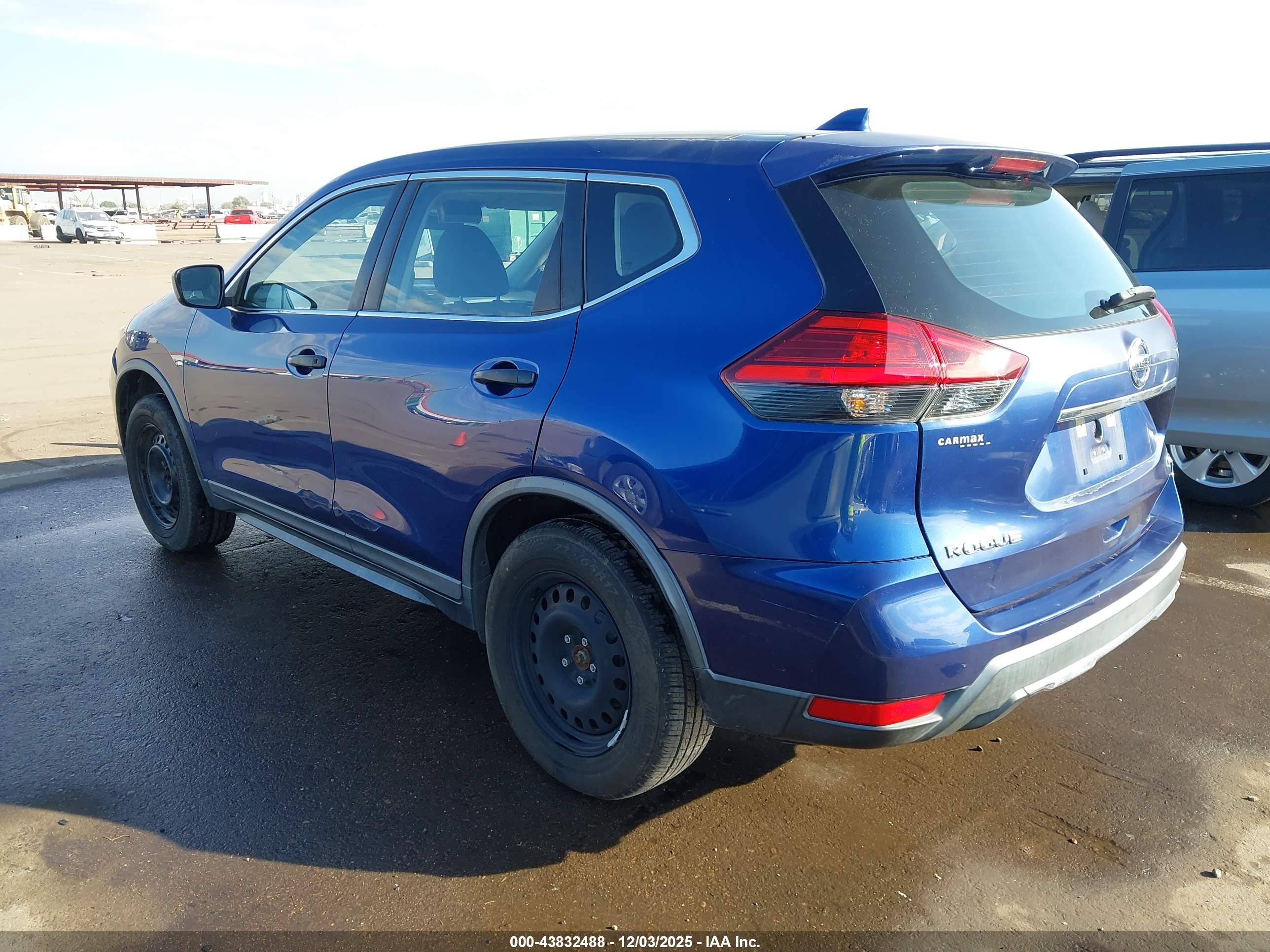 NISSAN ROGUE image 3