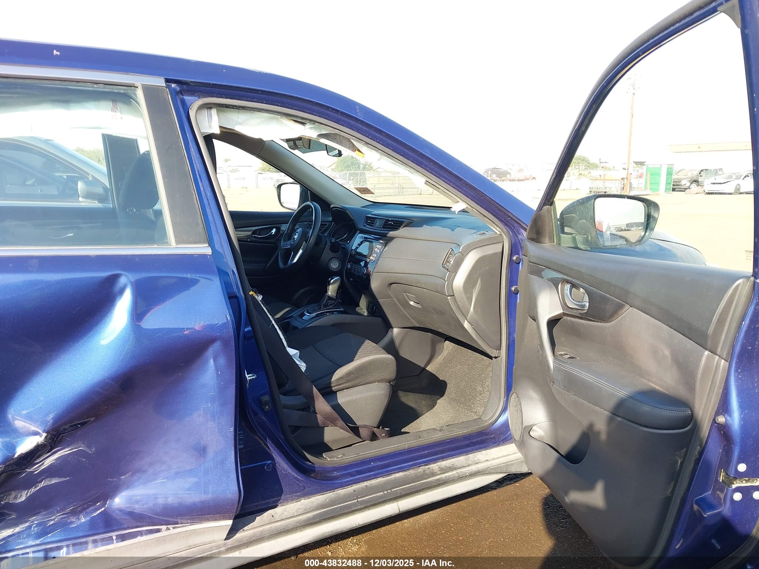 NISSAN ROGUE image 5