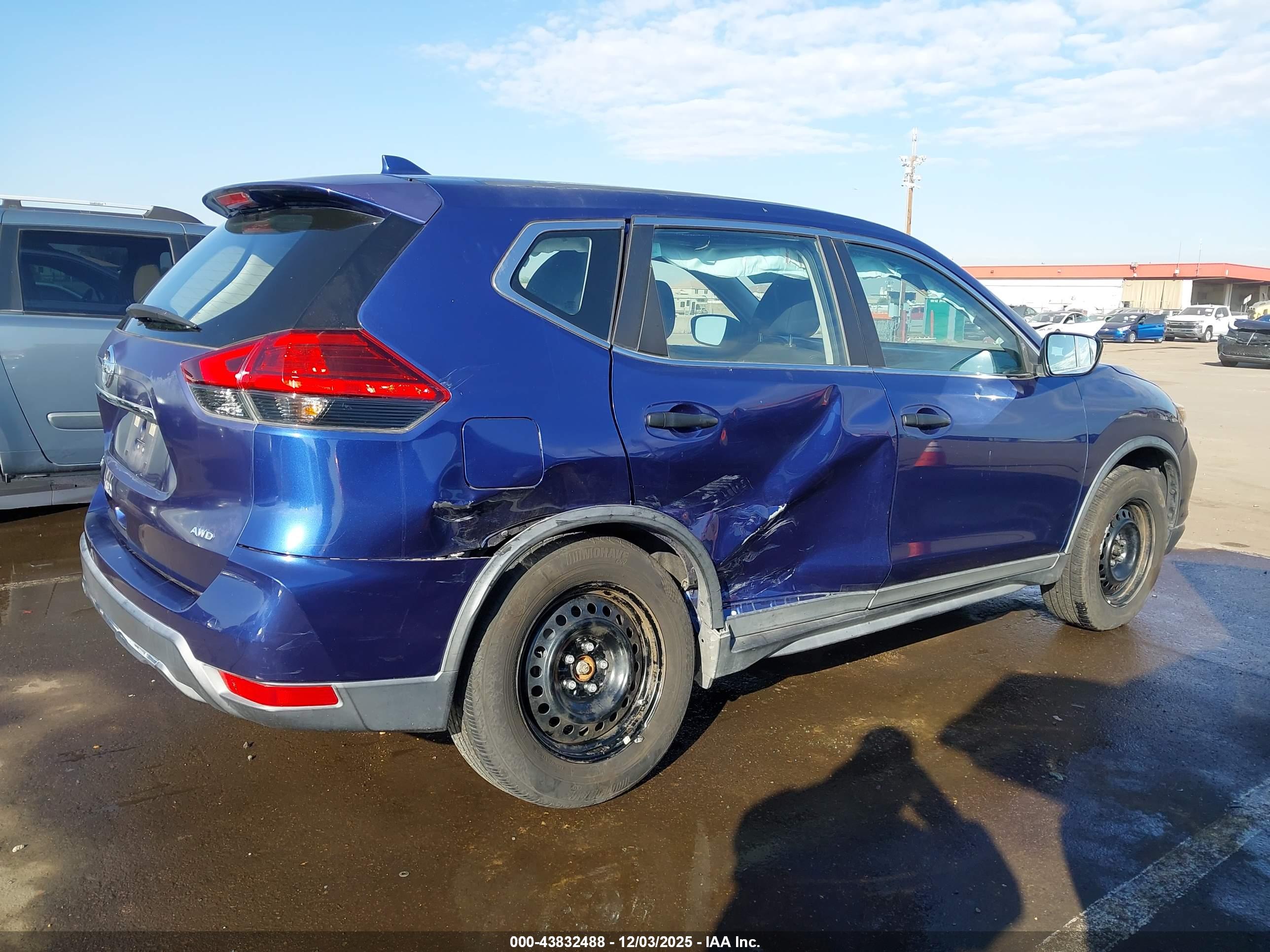 NISSAN ROGUE image 6