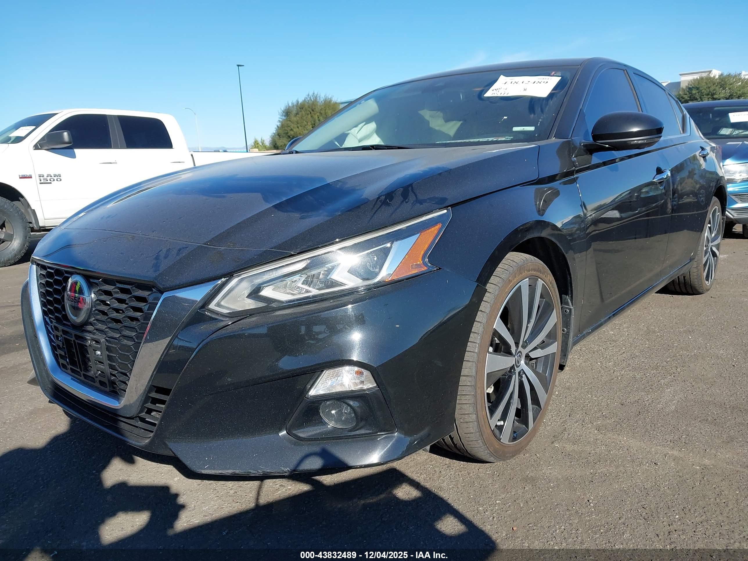 NISSAN ALTIMA image 2
