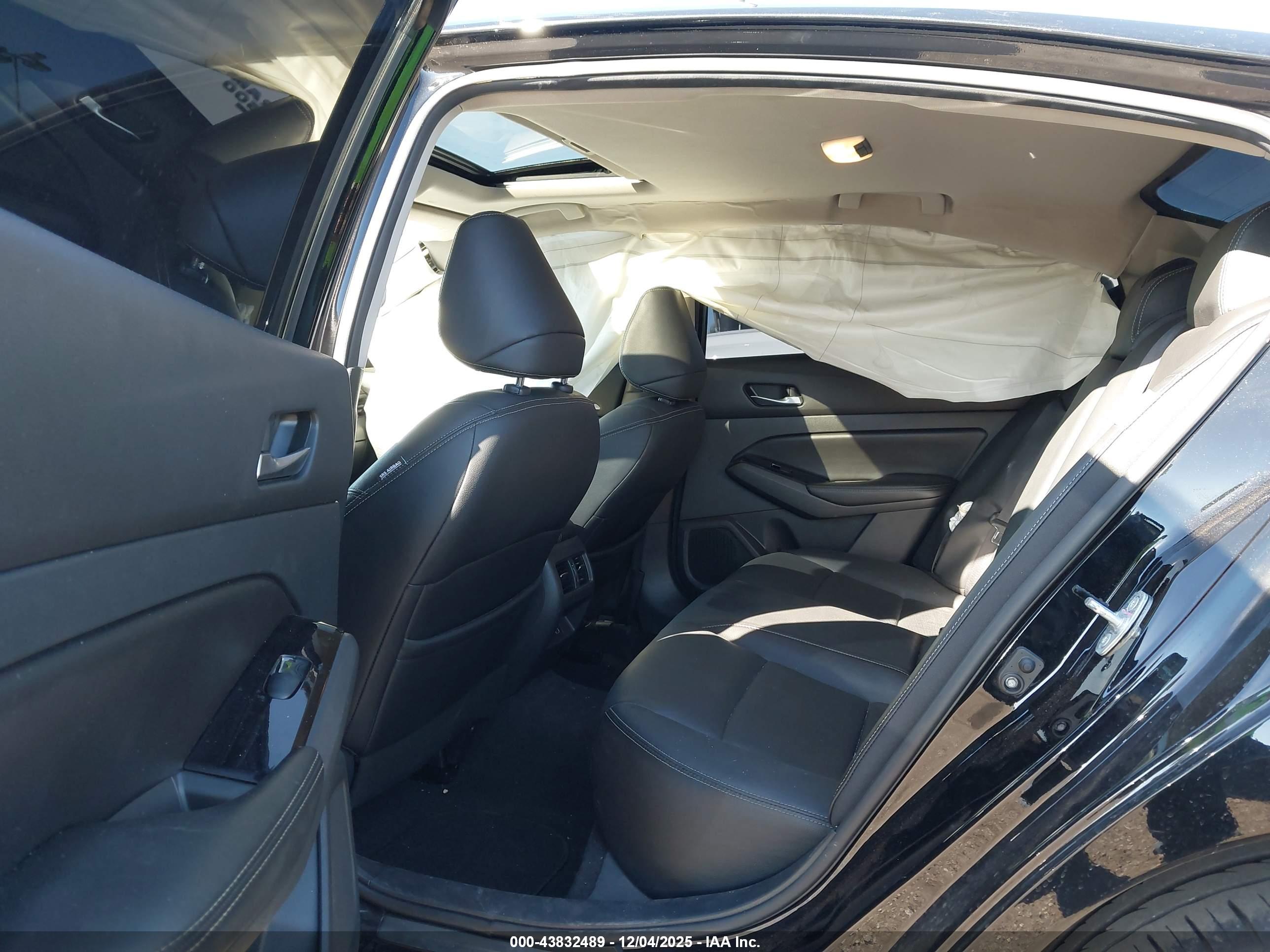 NISSAN ALTIMA image 8
