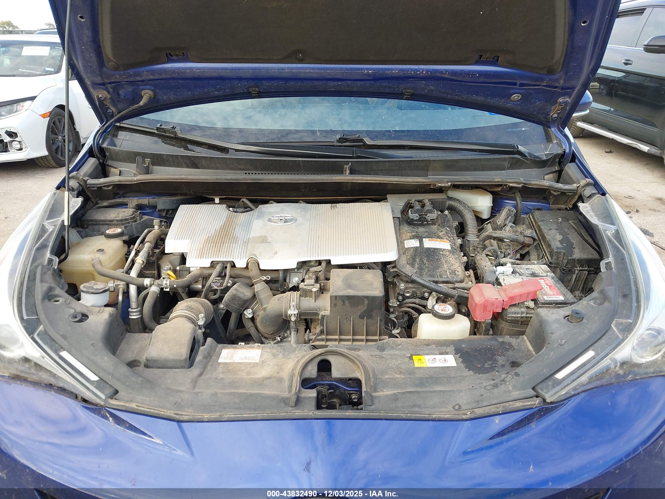 TOYOTA PRIUS image 10