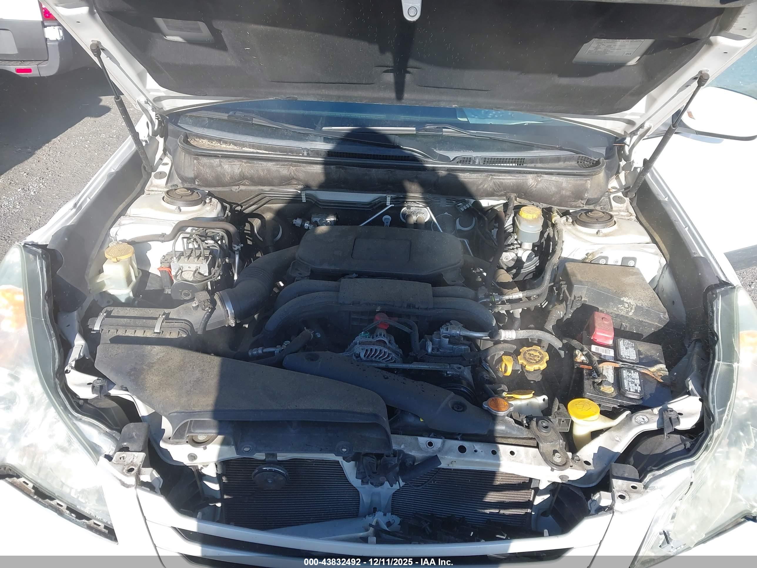 SUBARU OUTBACK image 10