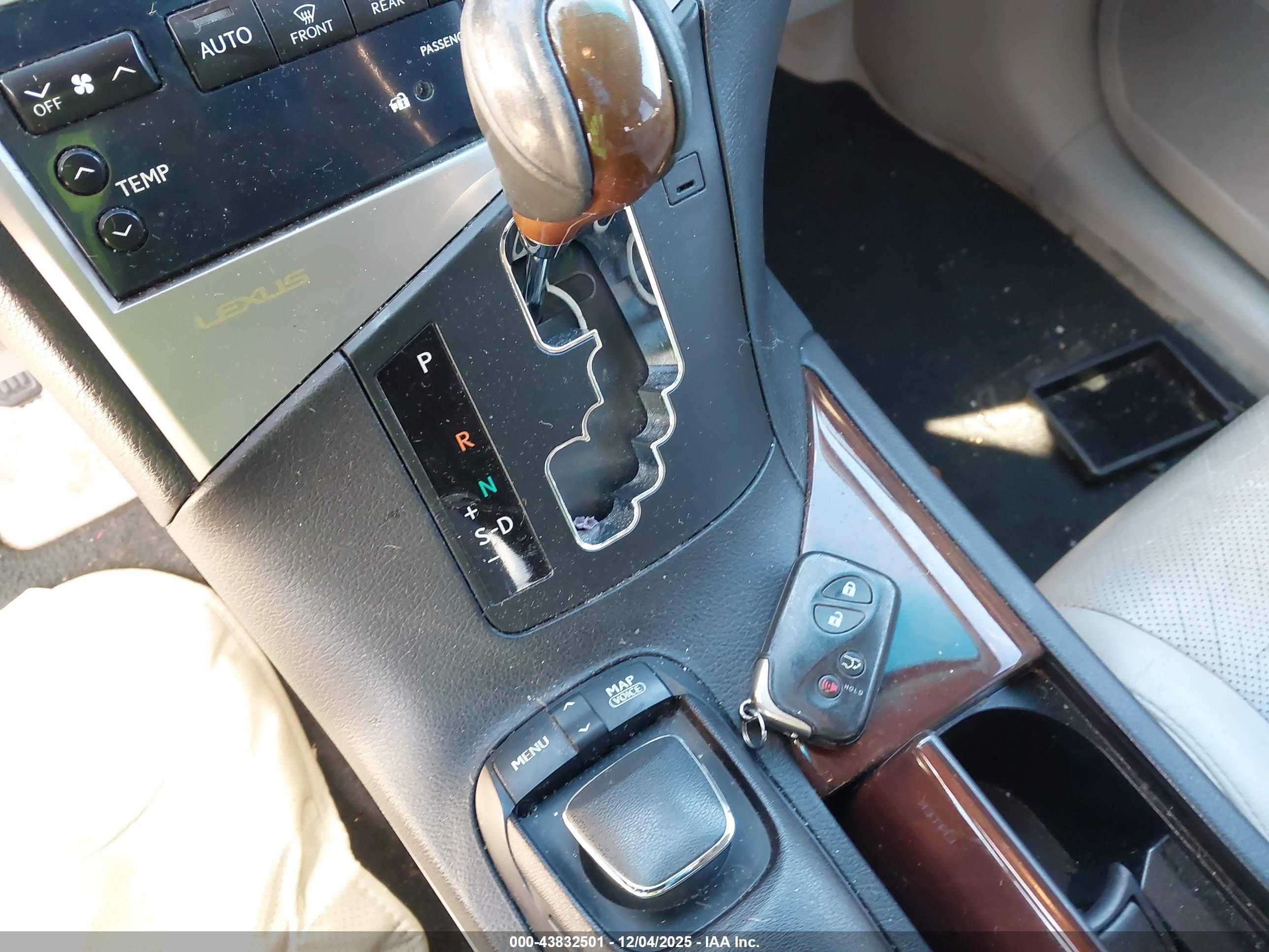 LEXUS RX image 11