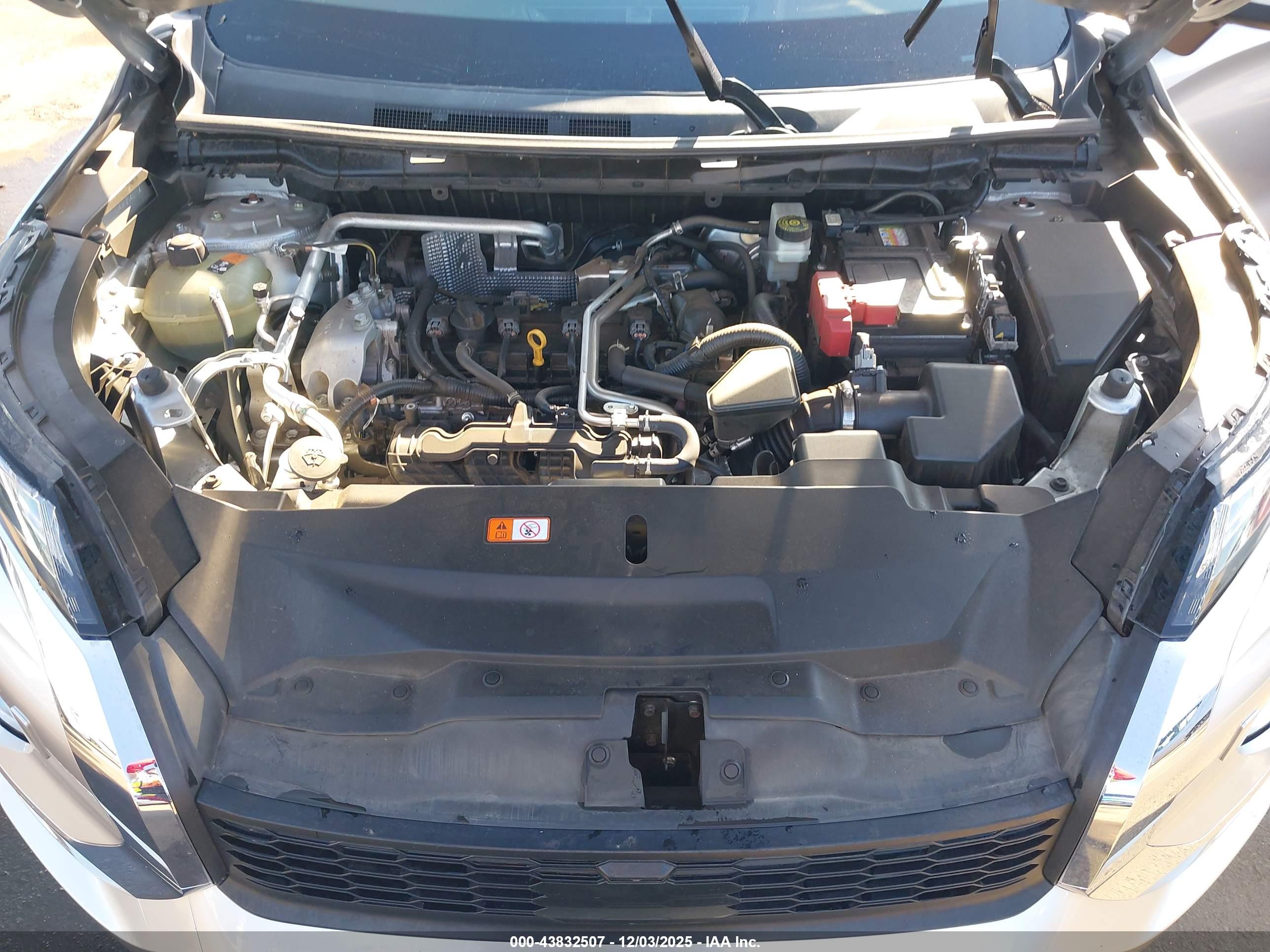 MITSUBISHI OUTLANDER image 10