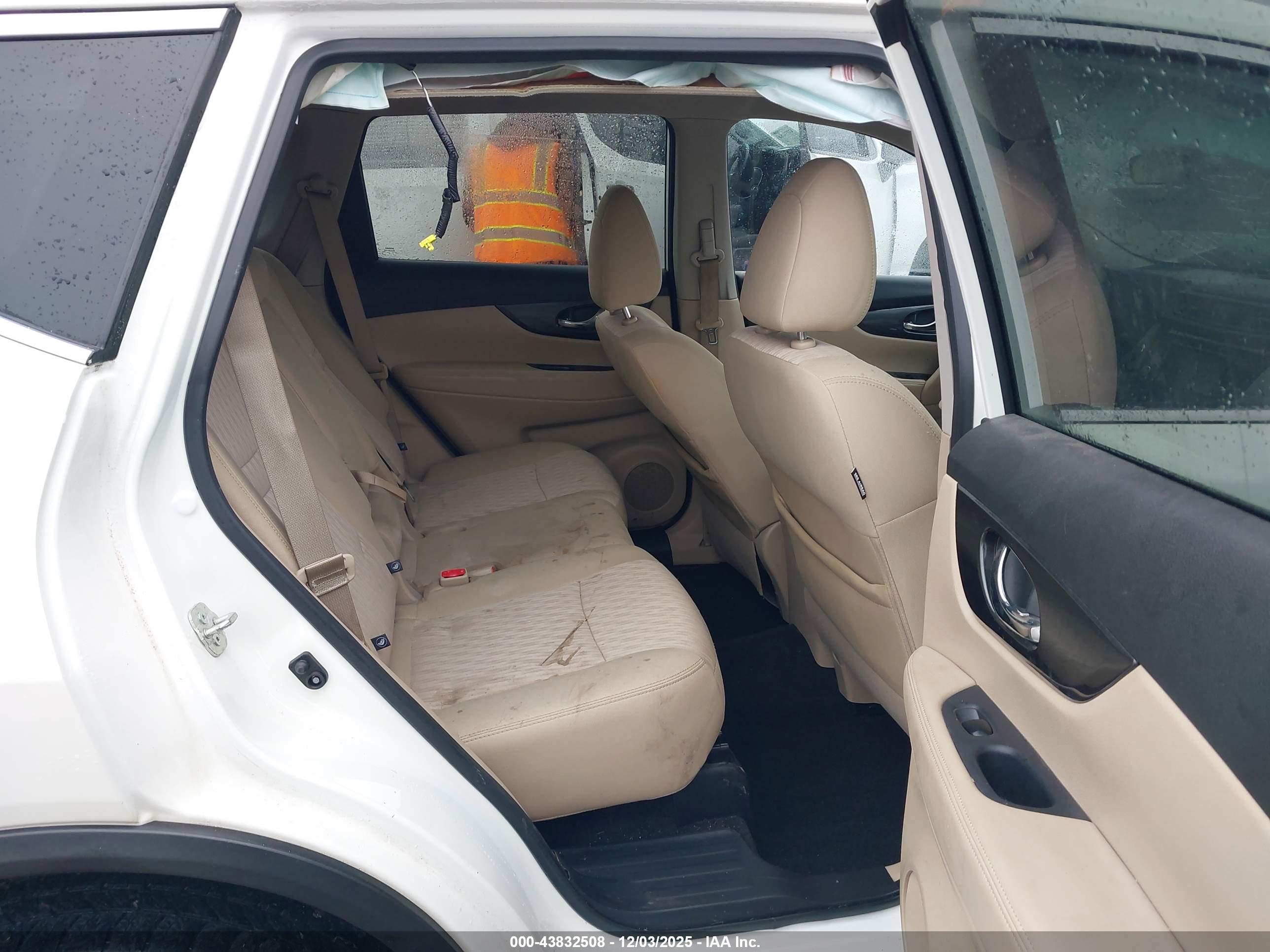 NISSAN ROGUE image 8
