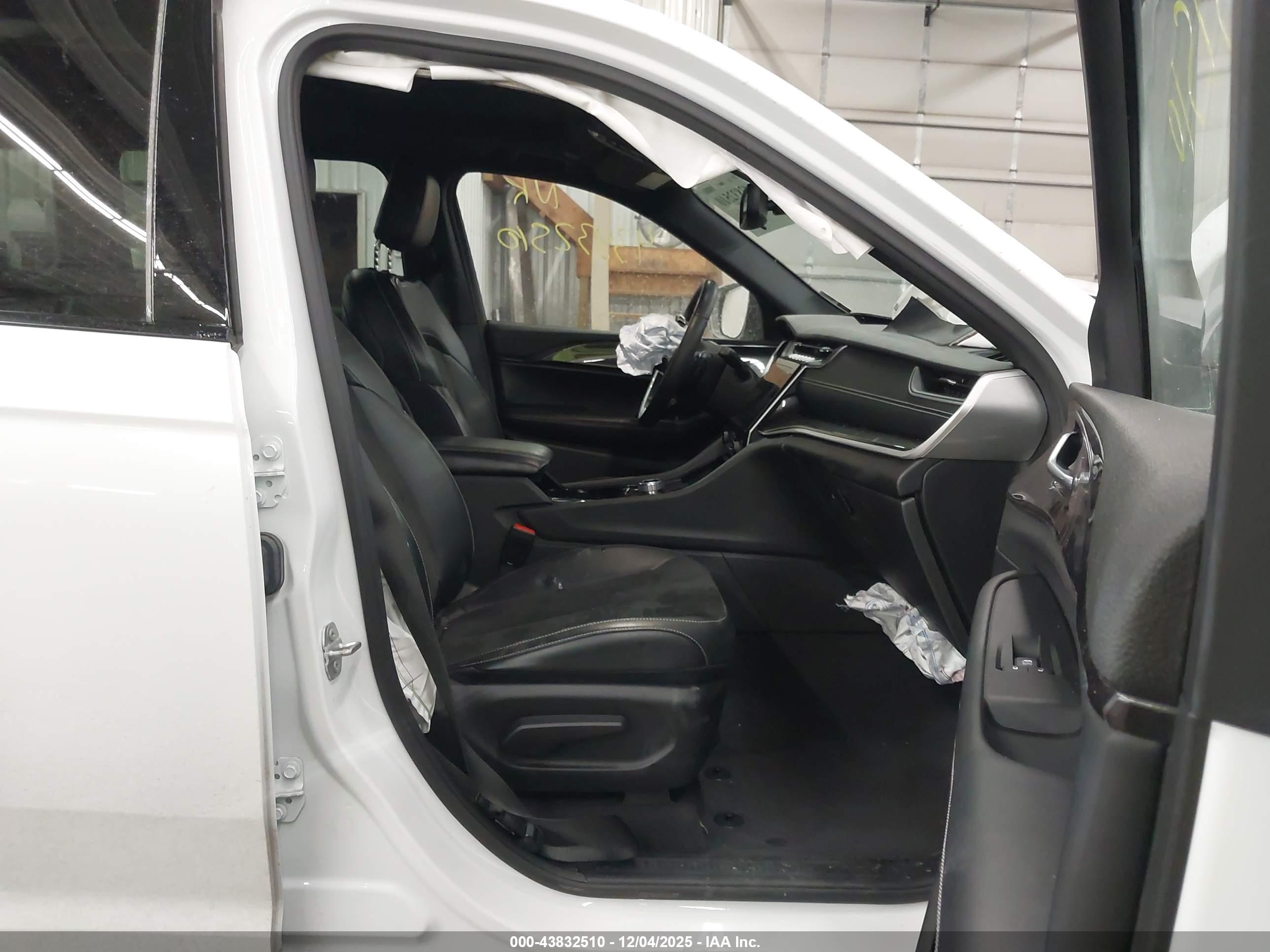 JEEP GRAND image 5