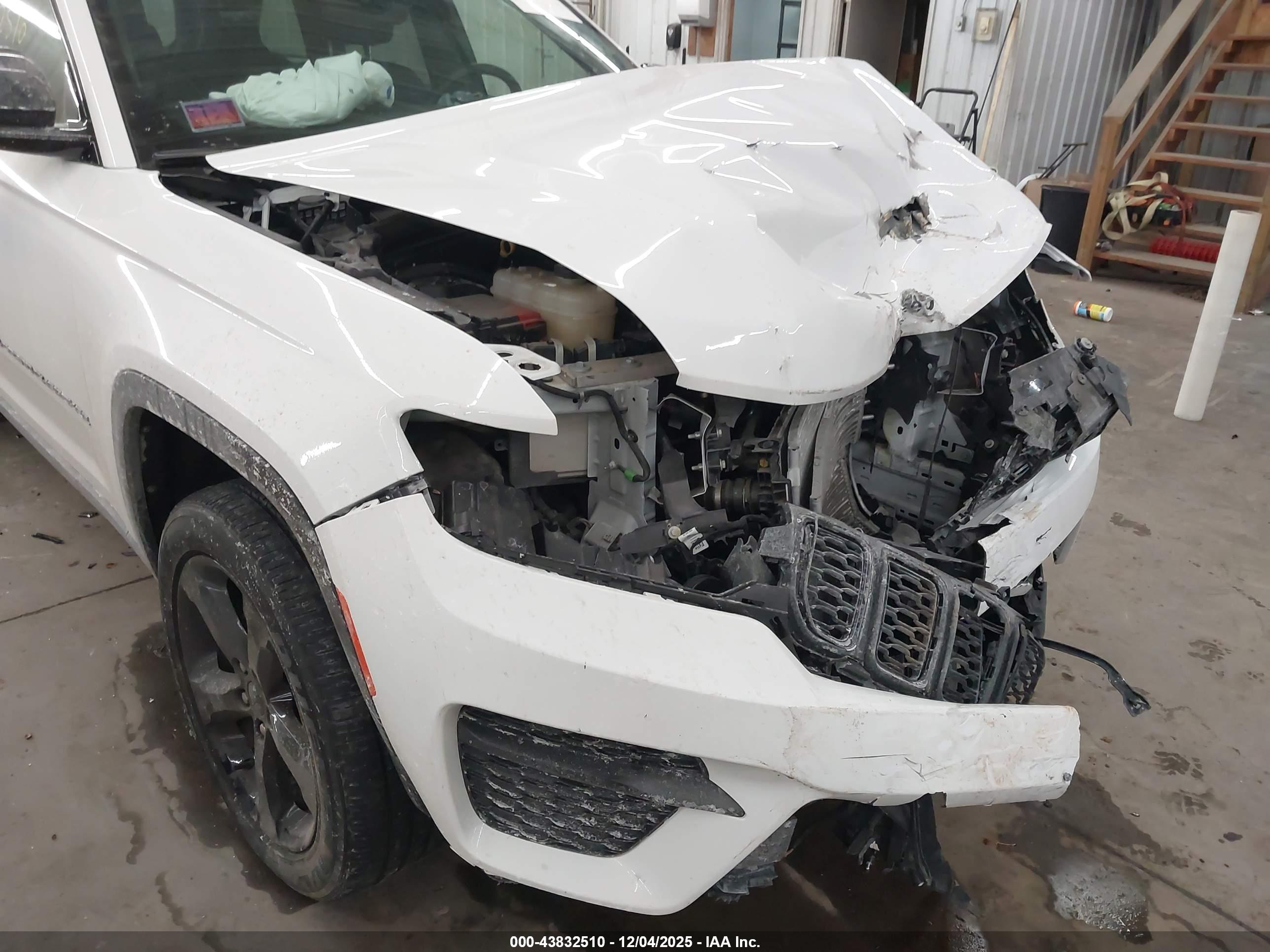 JEEP GRAND image 6