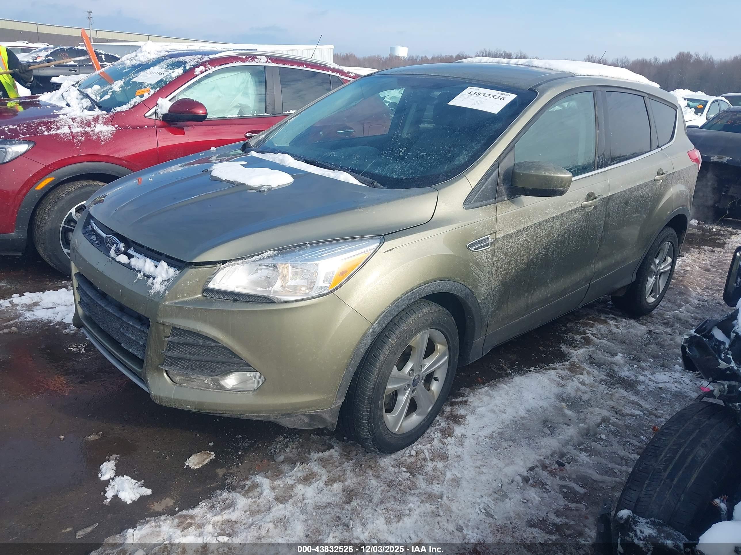 FORD ESCAPE image 2