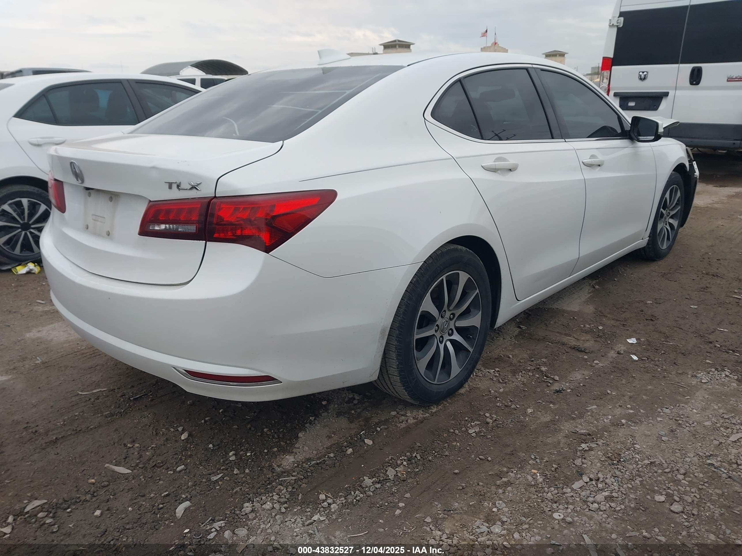 ACURA TLX image 4