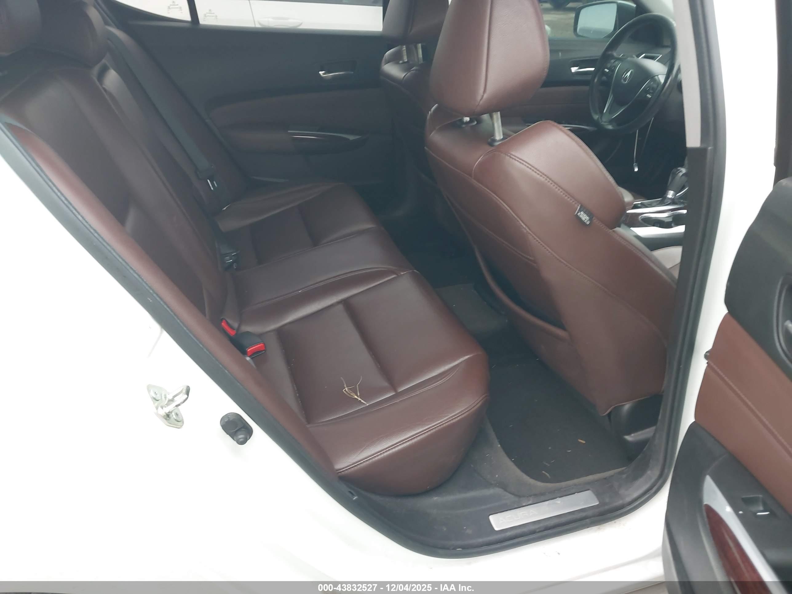 ACURA TLX image 8