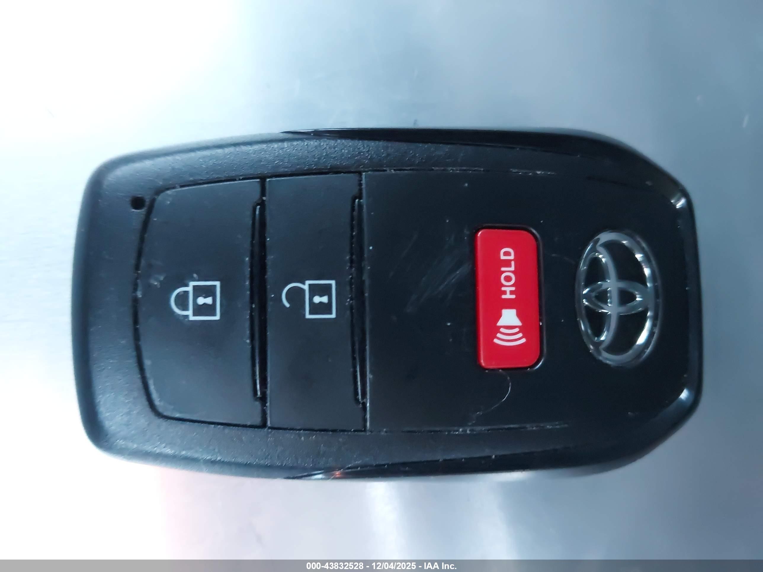 TOYOTA COROLLA image 11