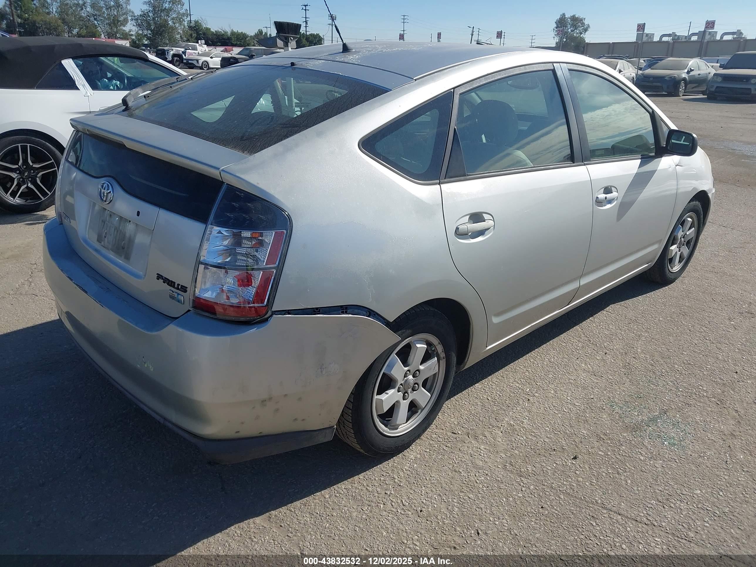 TOYOTA PRIUS image 4
