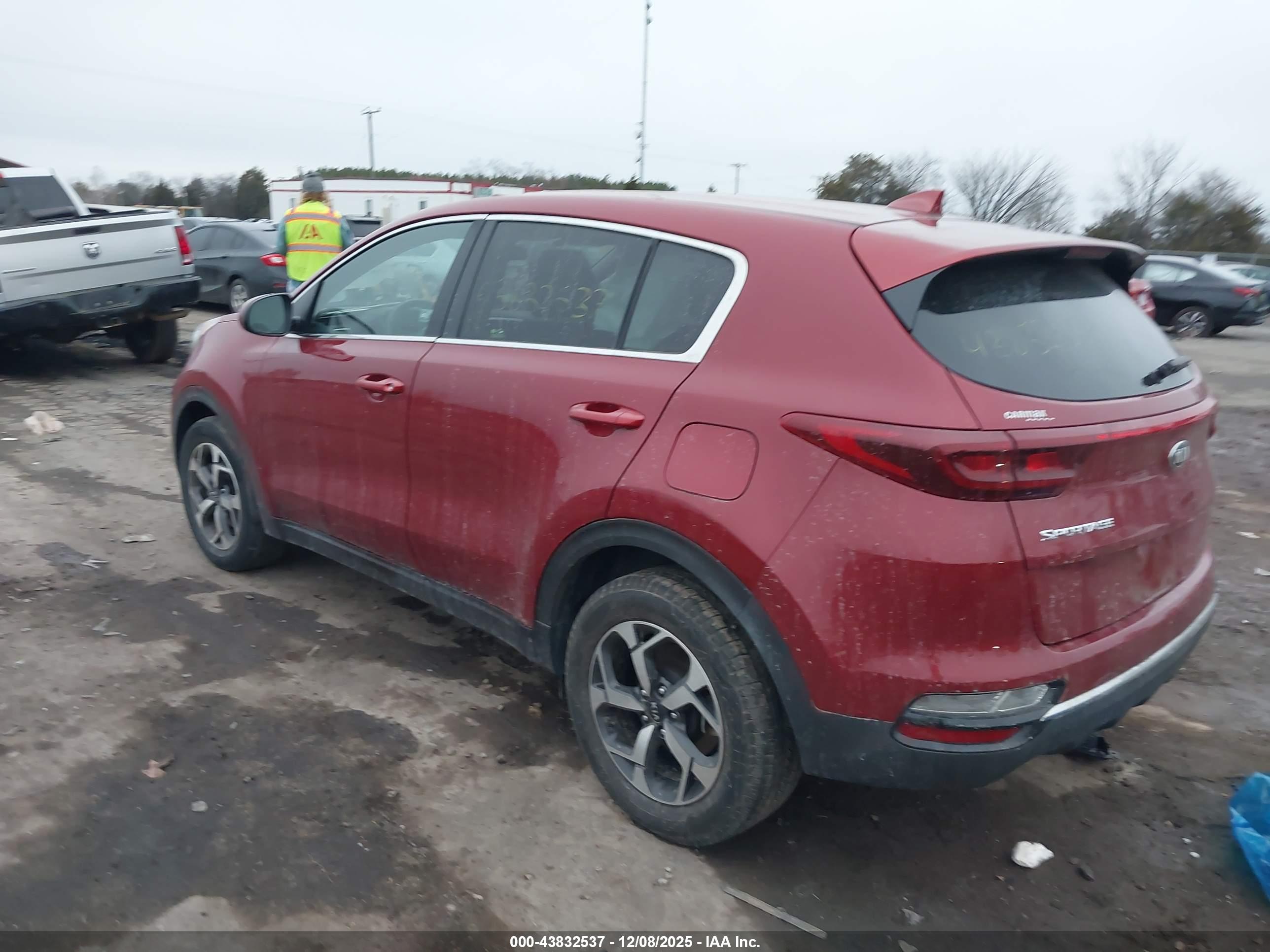 KIA SPORTAGE image 3