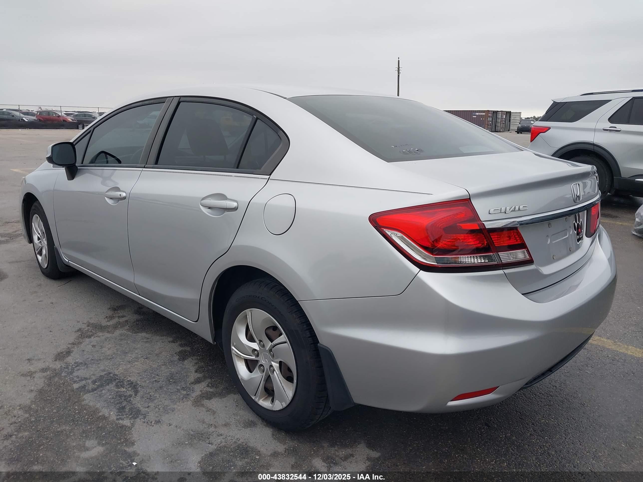 HONDA CIVIC image 3