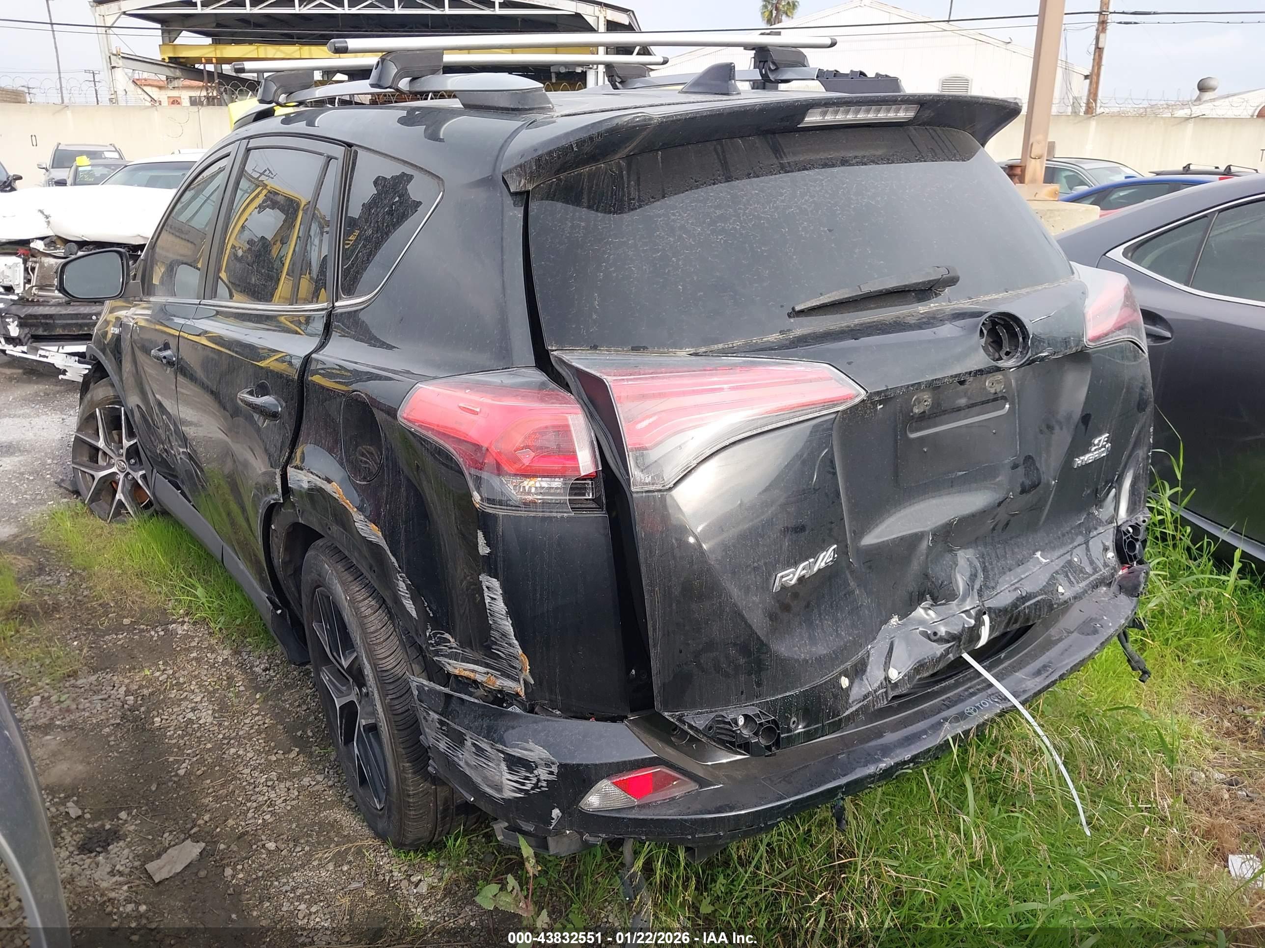 TOYOTA RAV4 image 3