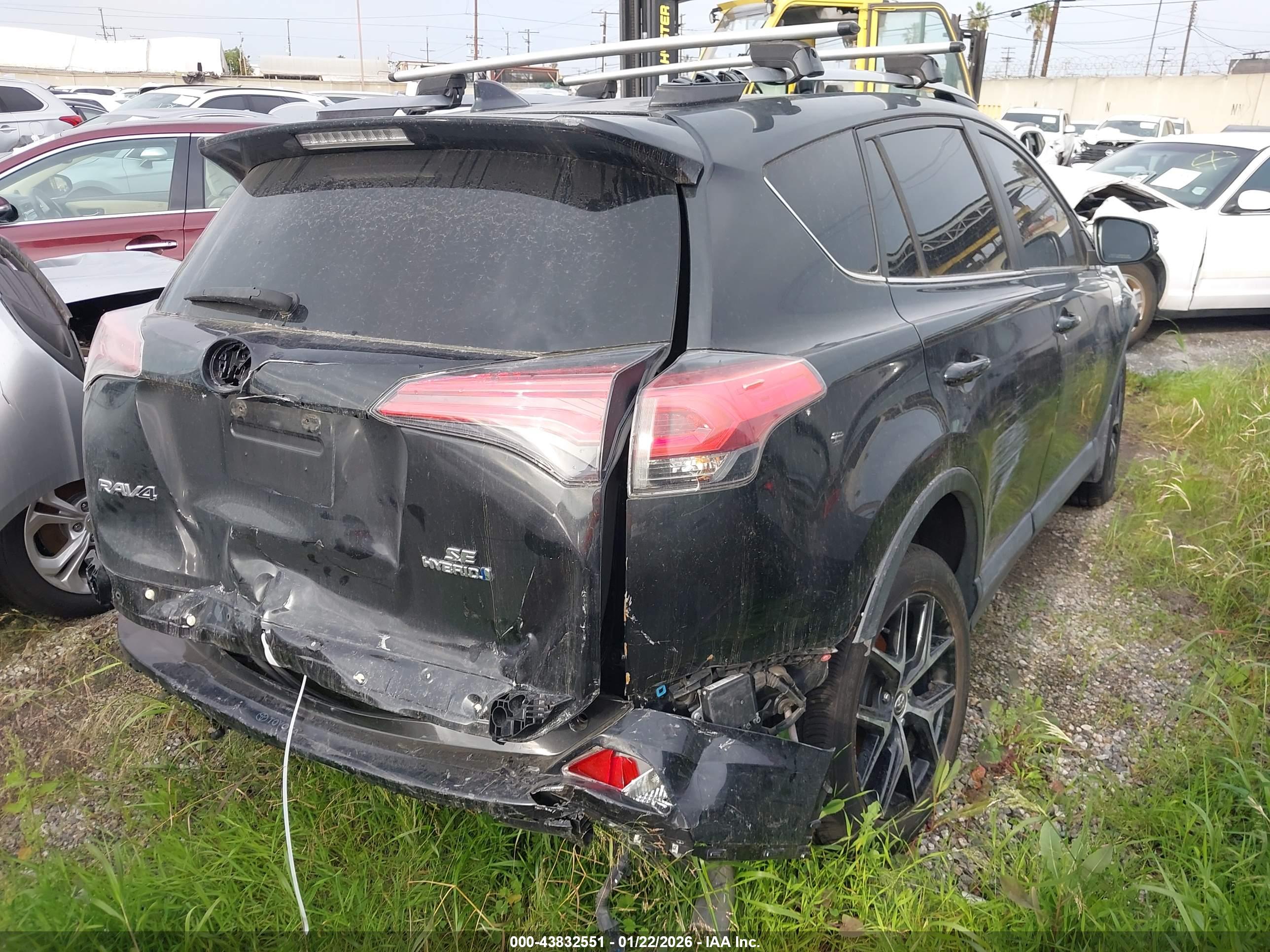 TOYOTA RAV4 image 4