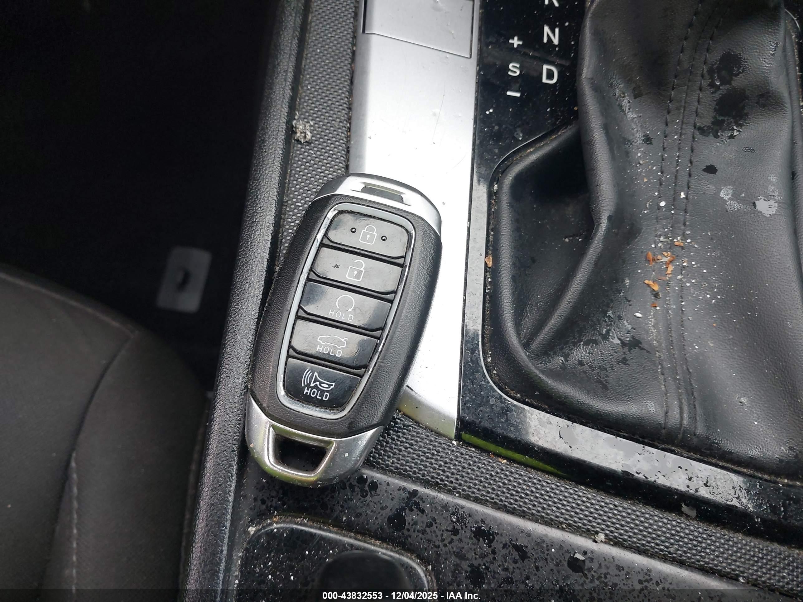 HYUNDAI ELANTRA image 11