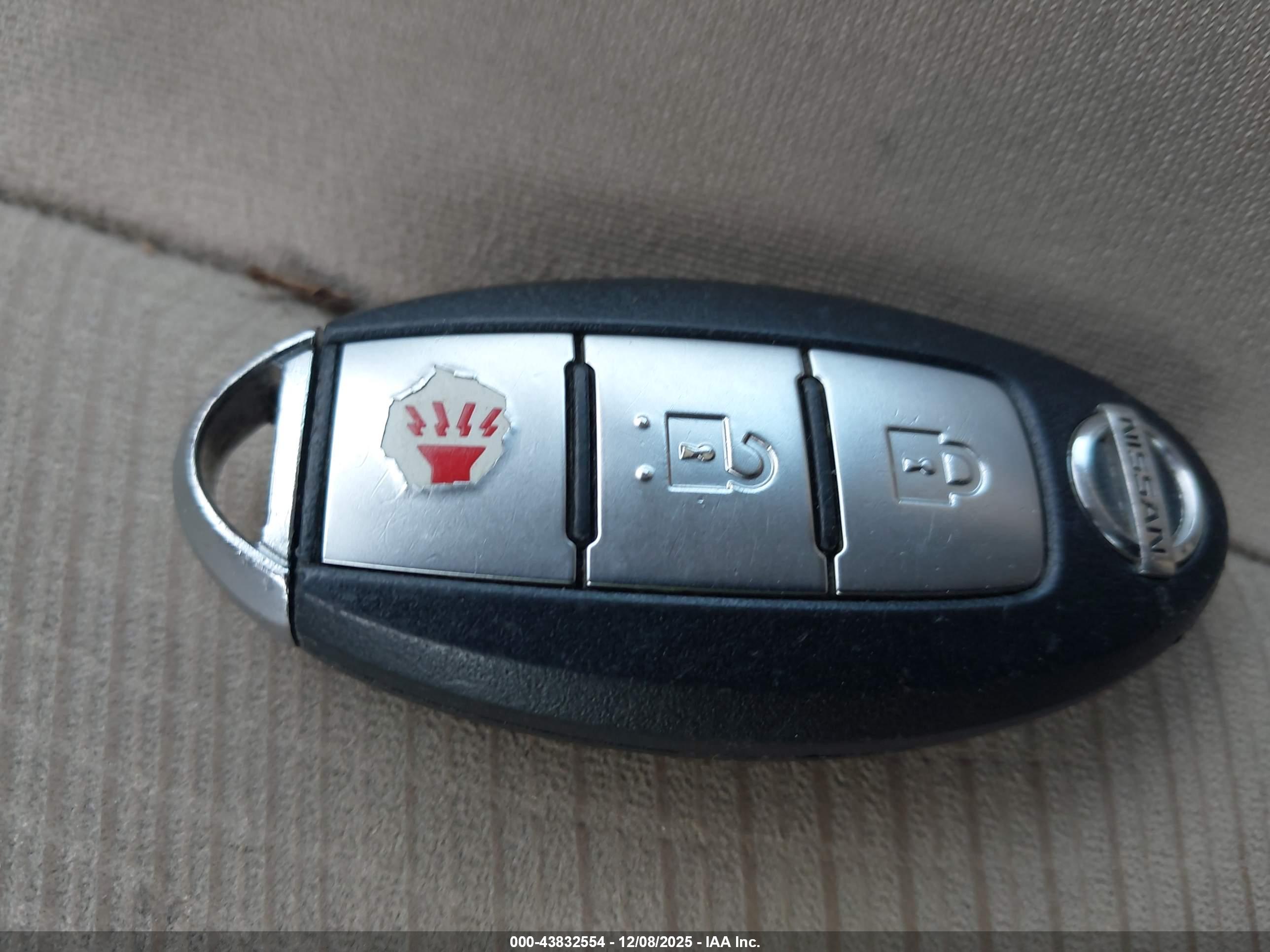 NISSAN ROGUE image 11