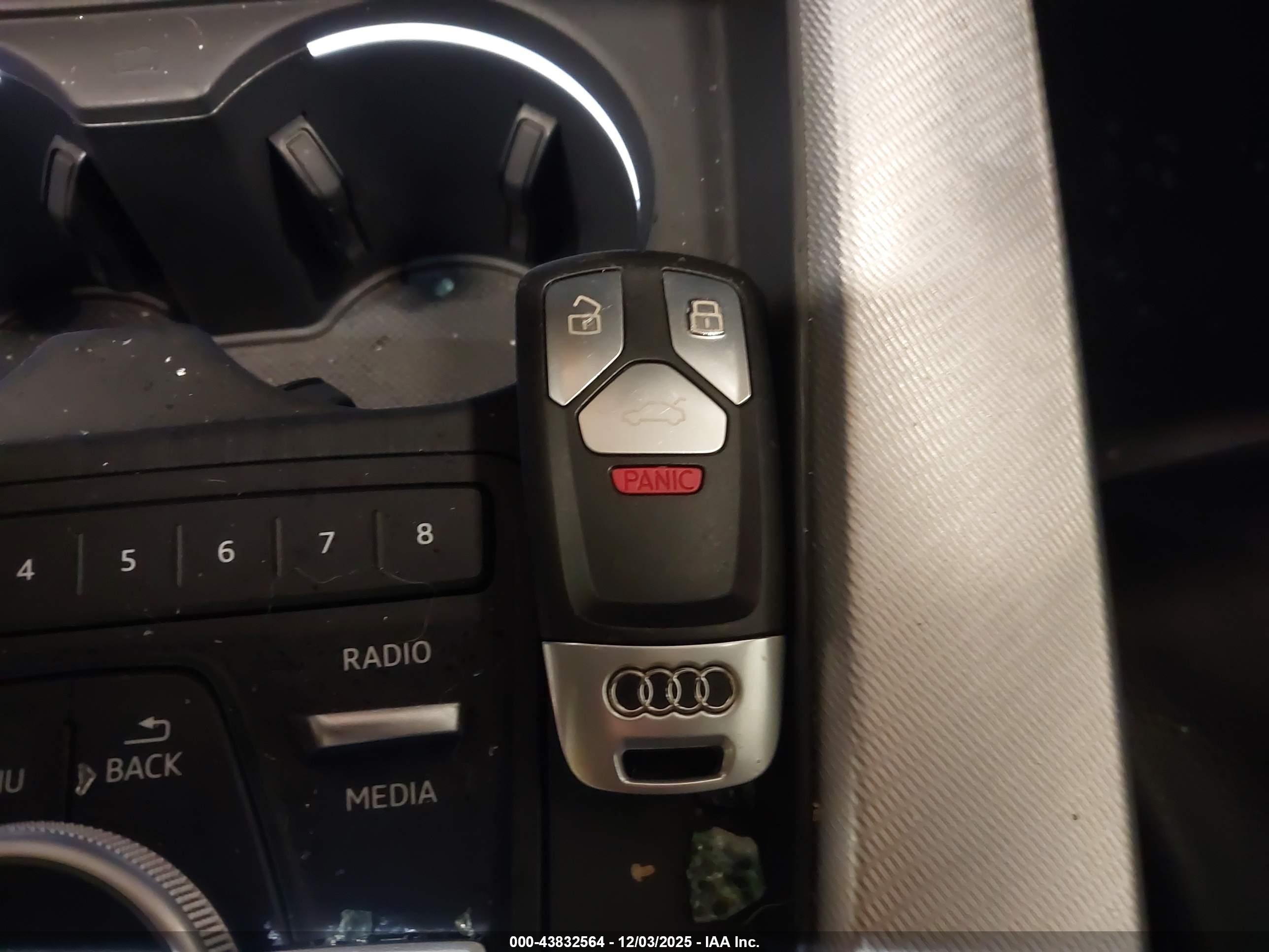 AUDI A4 image 11