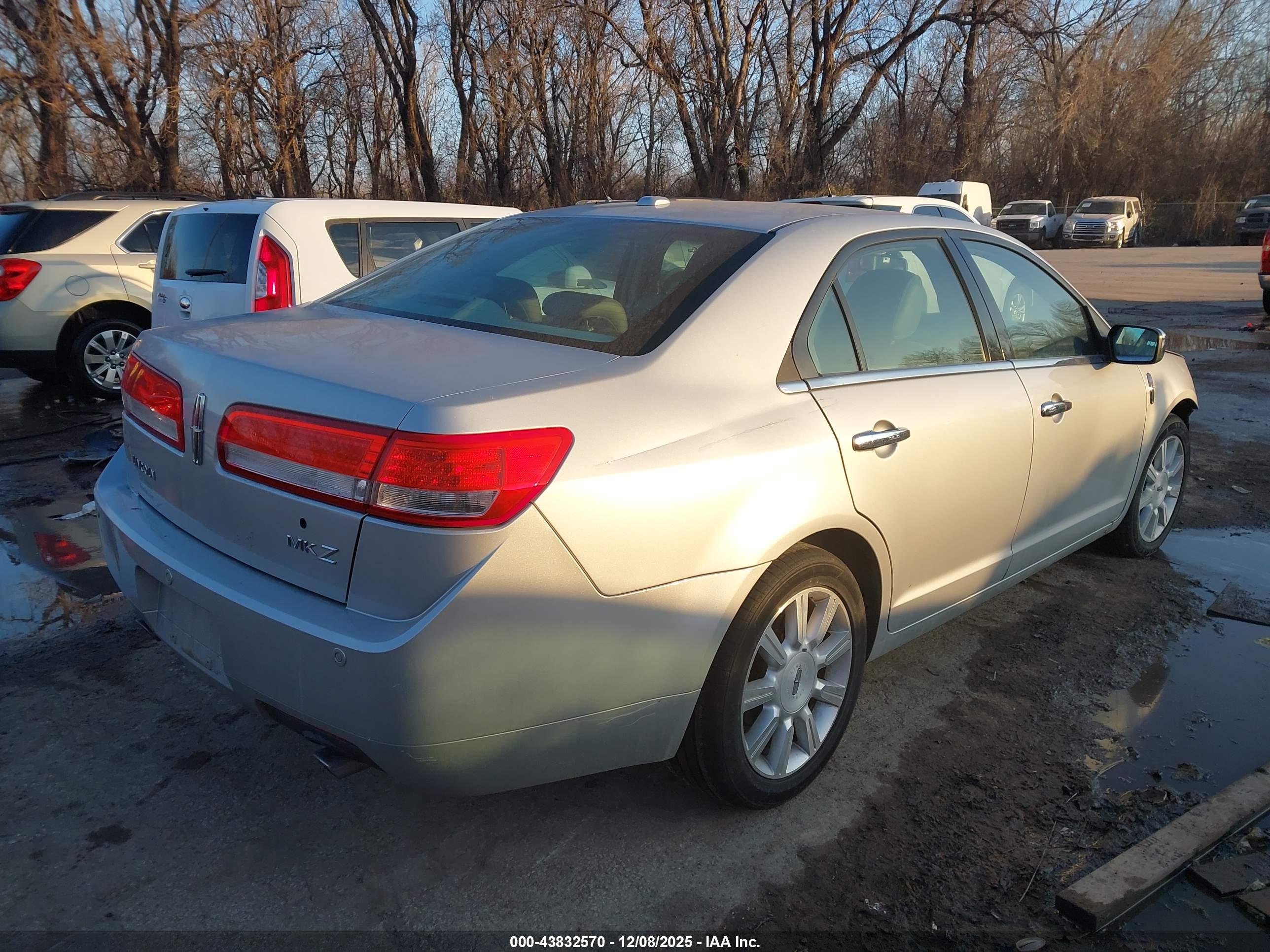 LINCOLN MKZ image 4